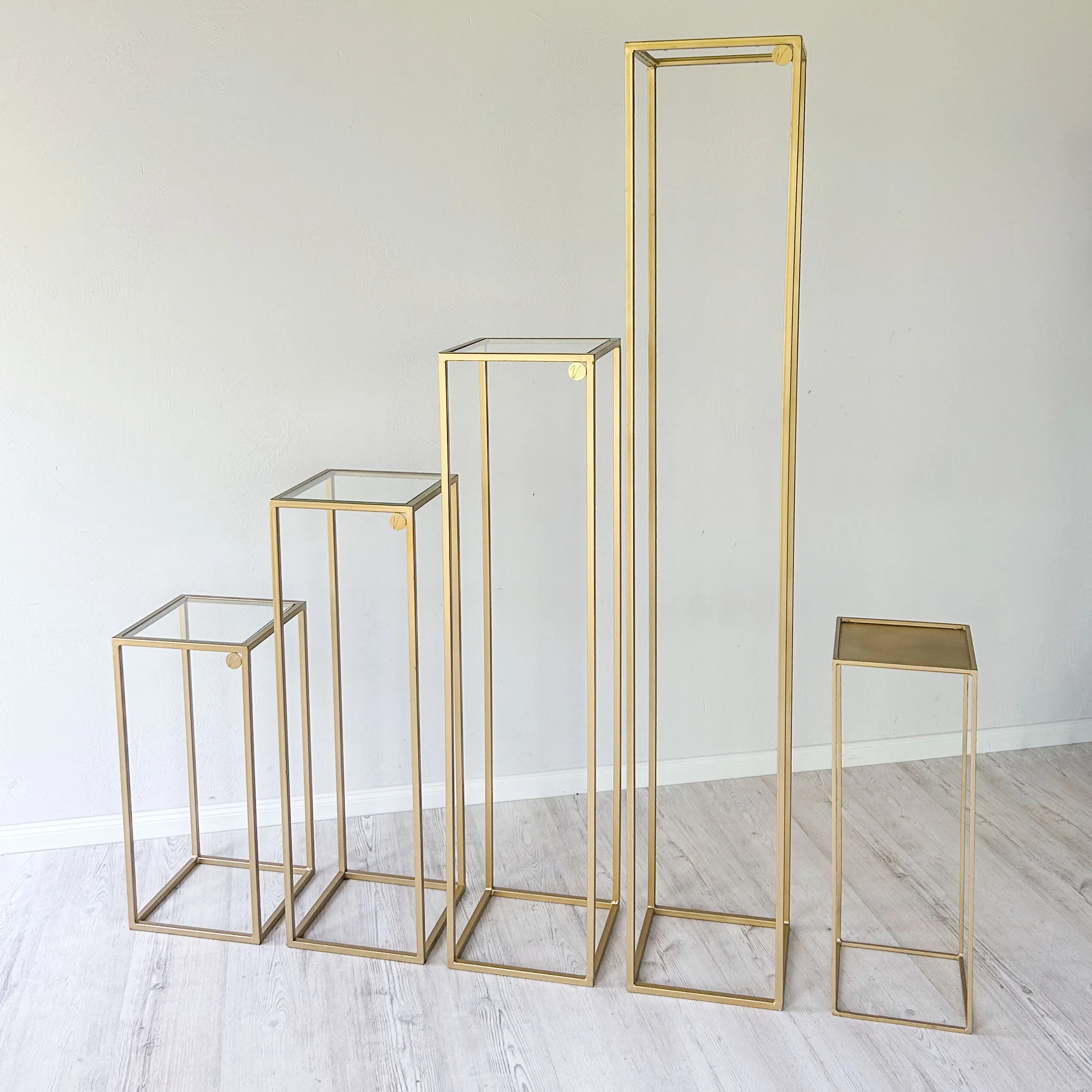 SIMPLE GOLD 95 cm plinth