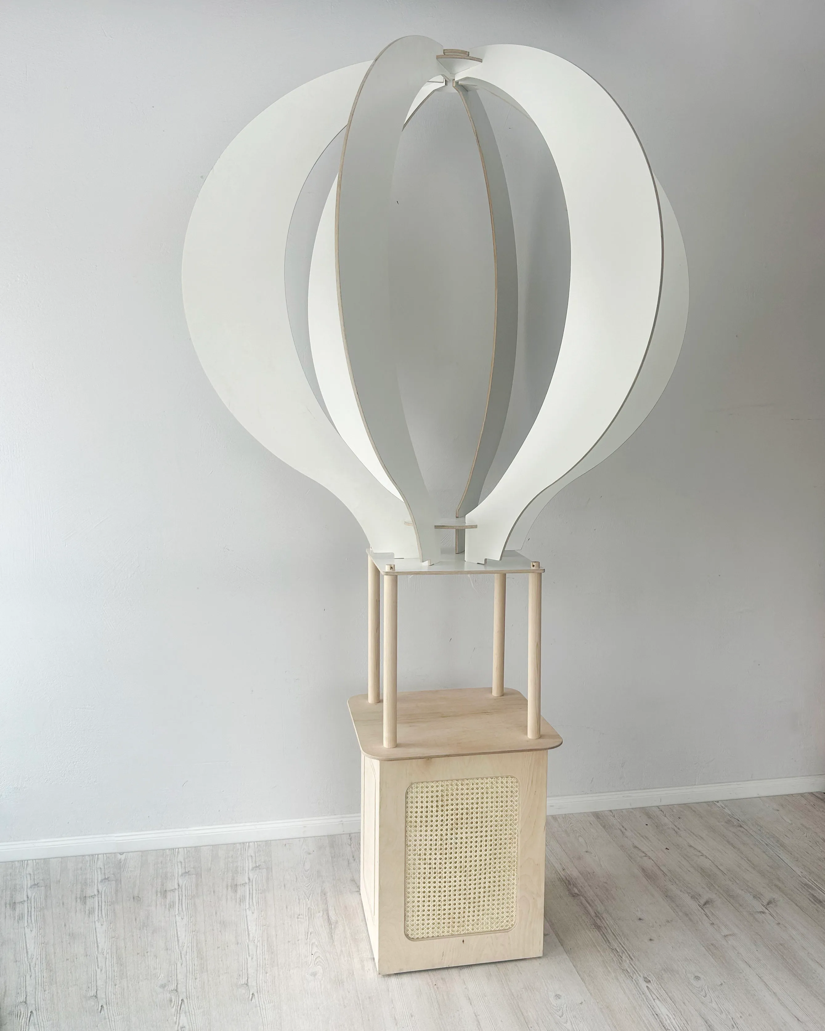 HOT AIR BALLOON table