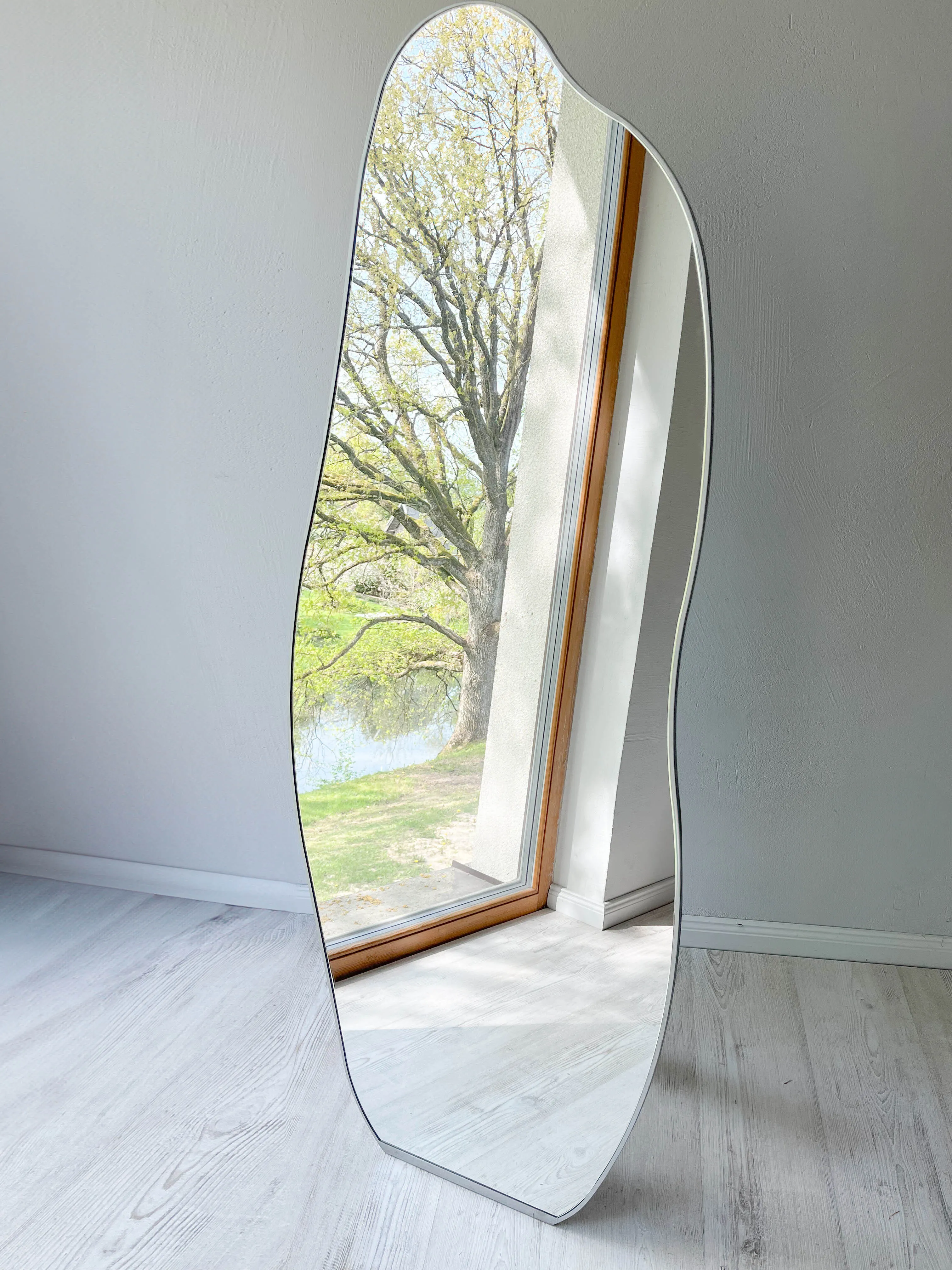 1 x IRREGULAR MIRROR stand L