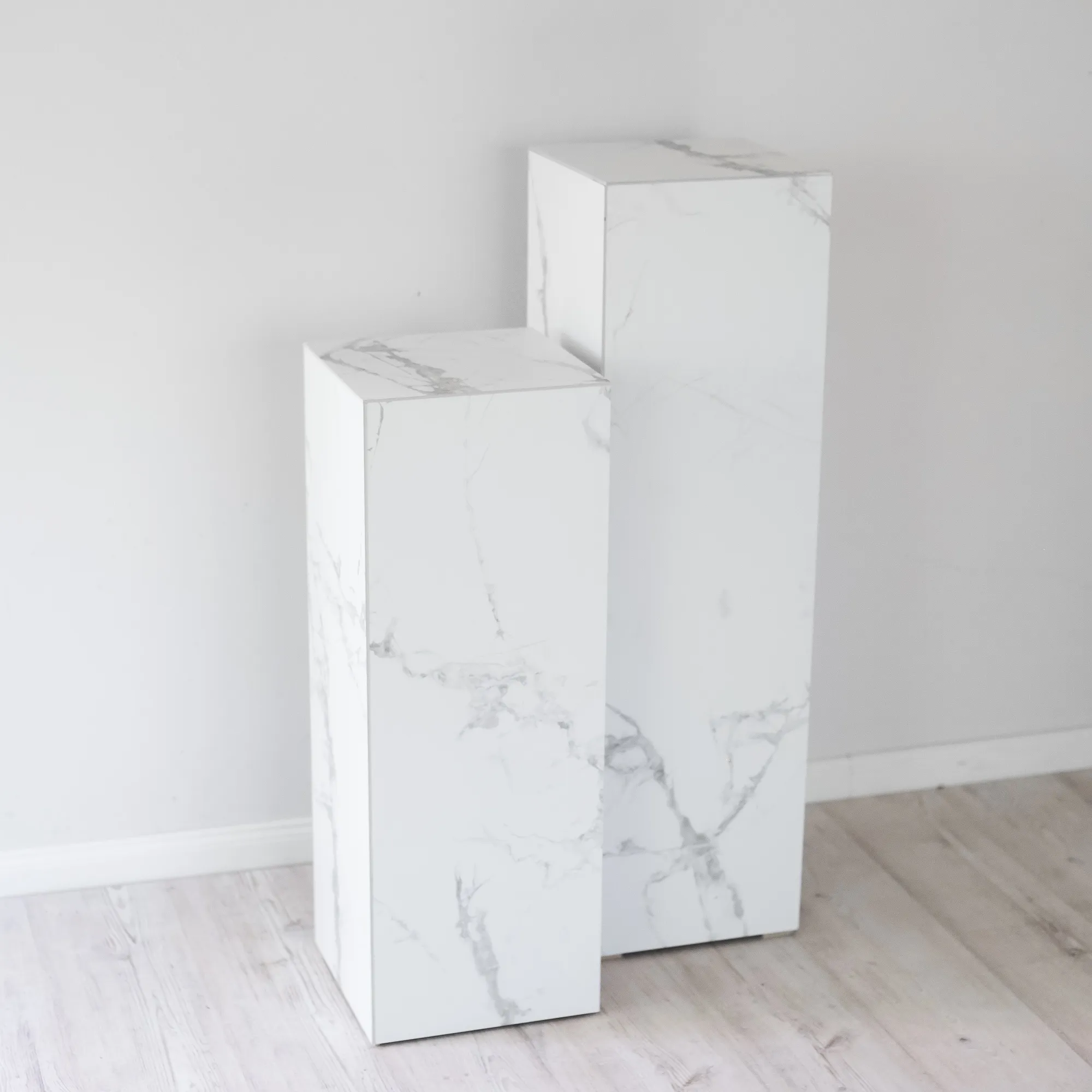 MARBLE WHITE 80 cm plinth