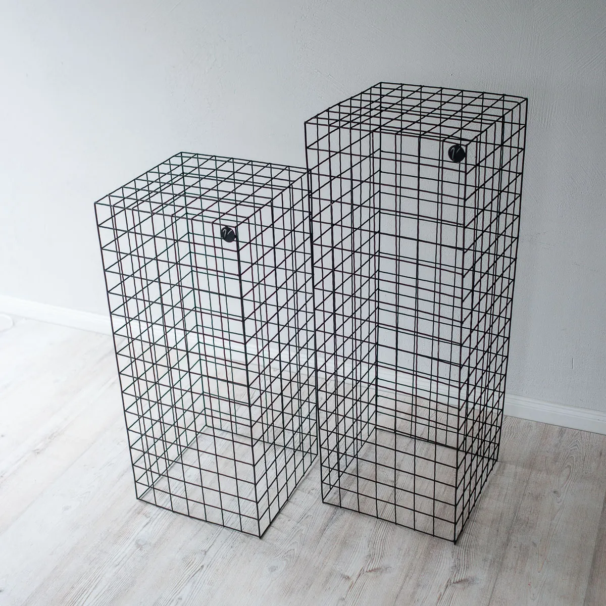 MESH BLACK 100 cm plinth