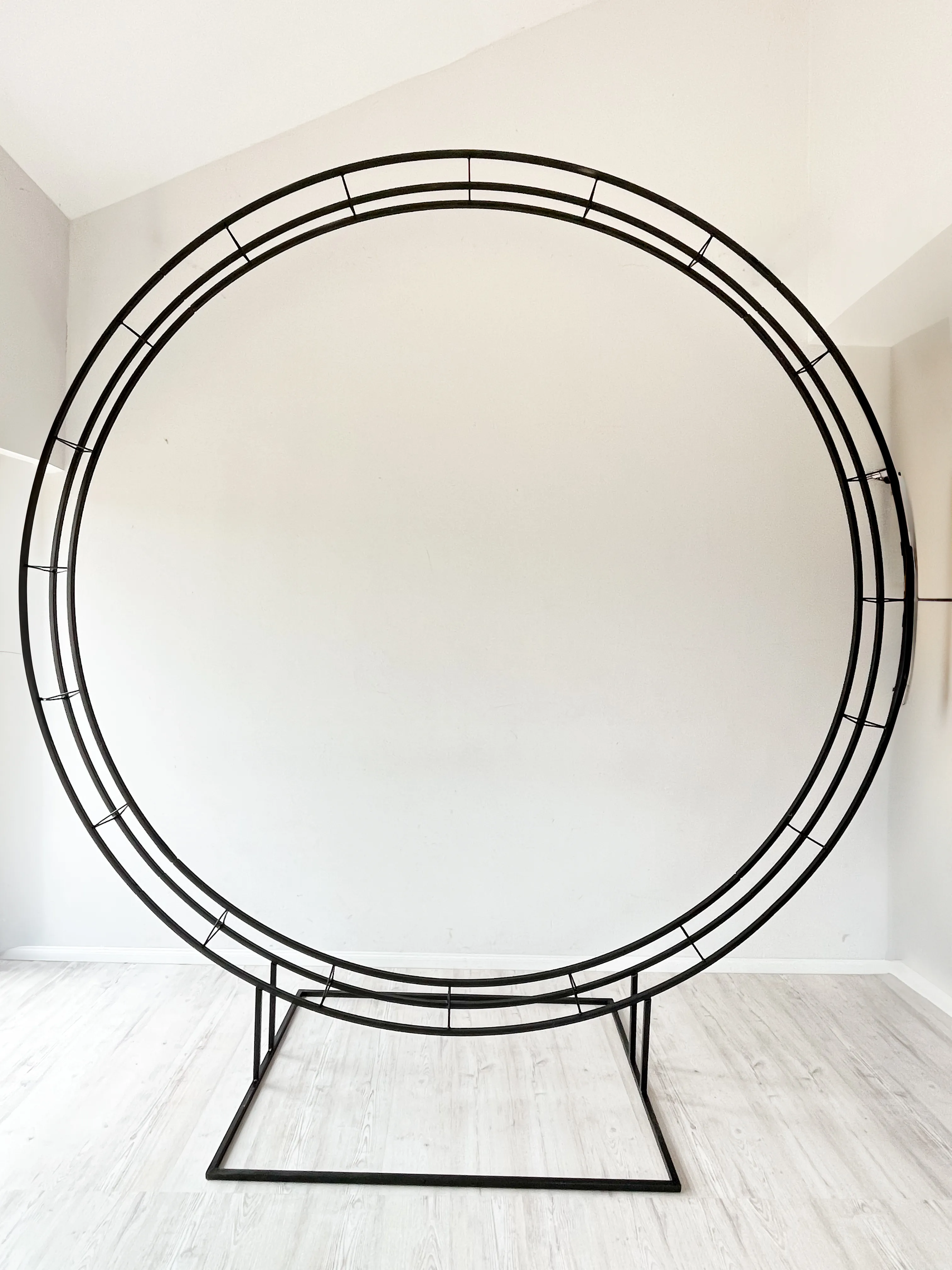 CIRCLE MEGA BLACK arch