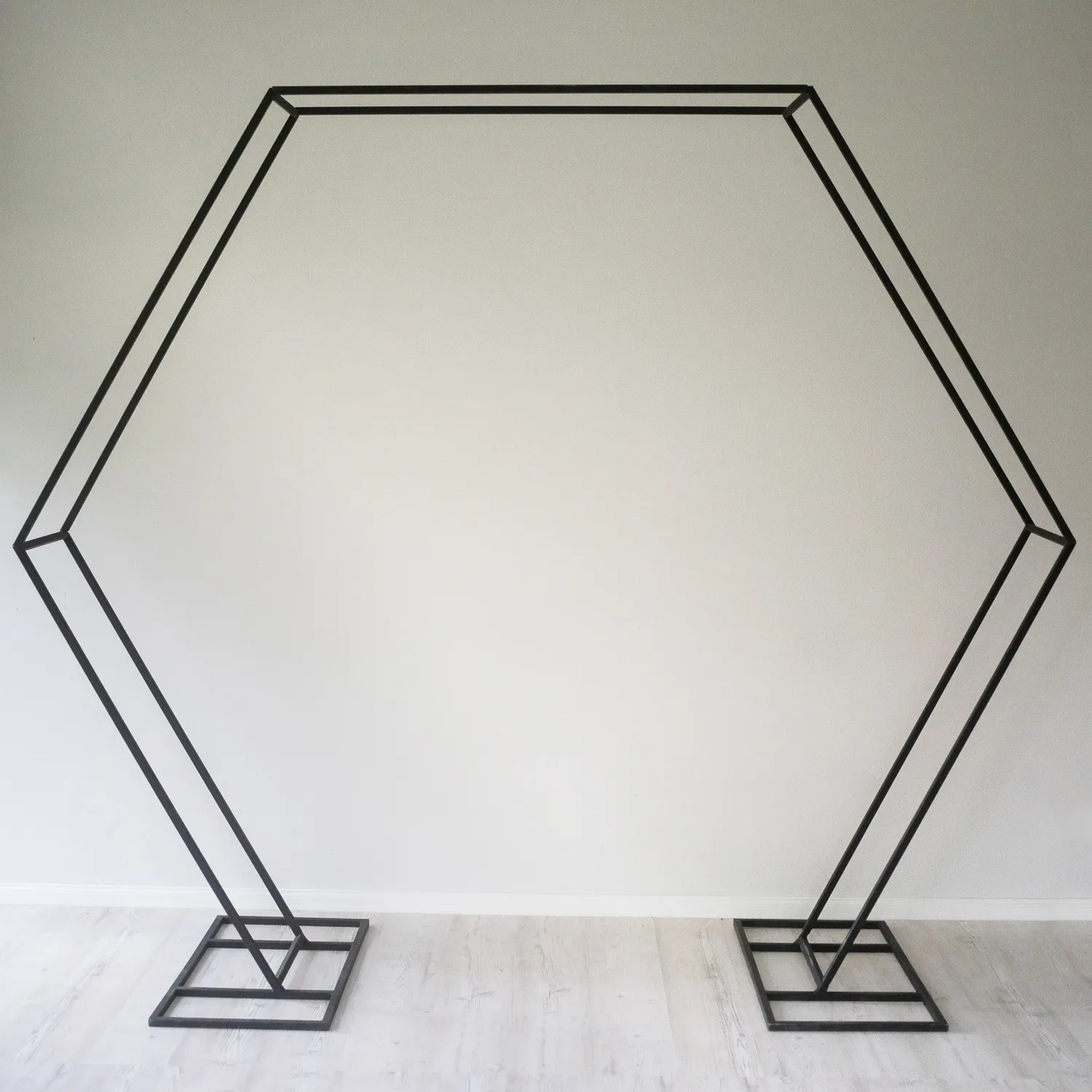 HEXAGON BLACK arch
