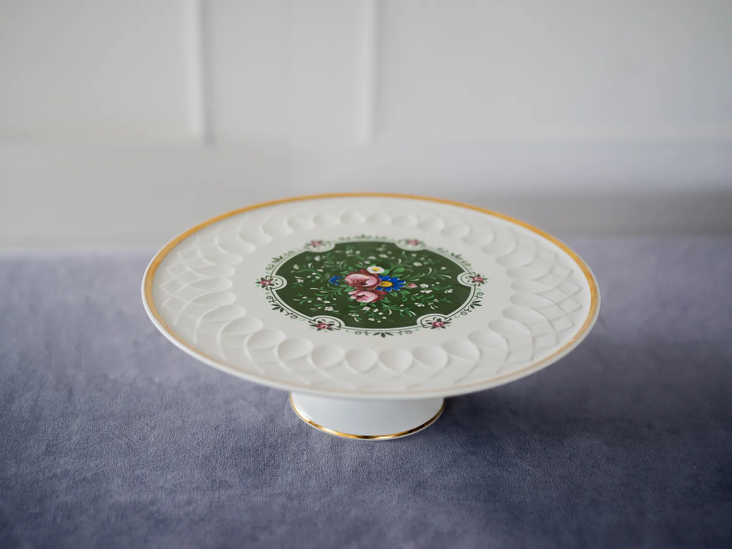 VINTAGE cake stand