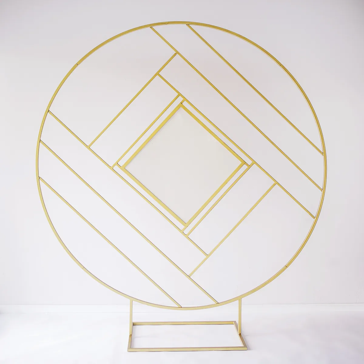 ROMB CIRCLE GOLD backdrop