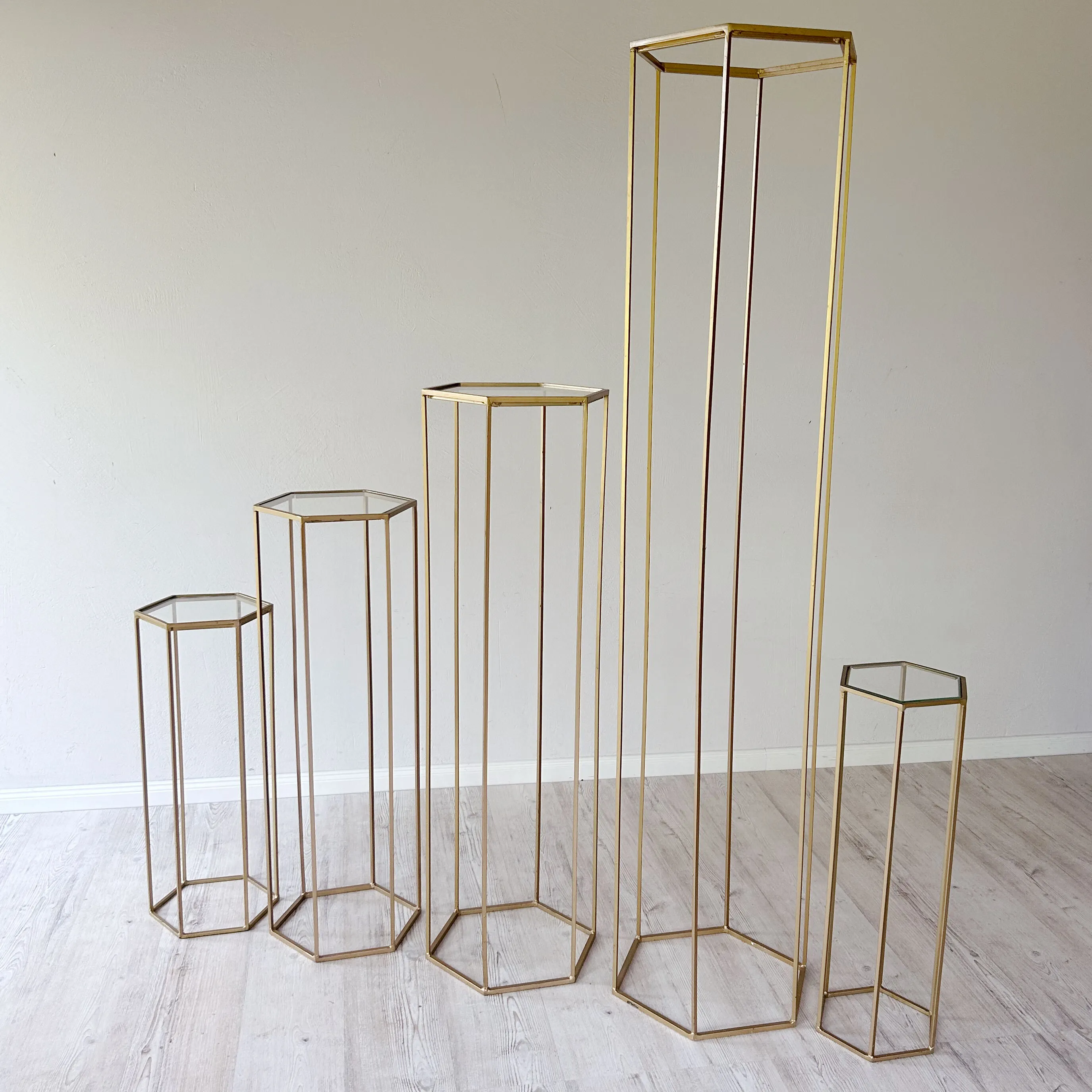 HEXAGON GOLD 180 cm plinth