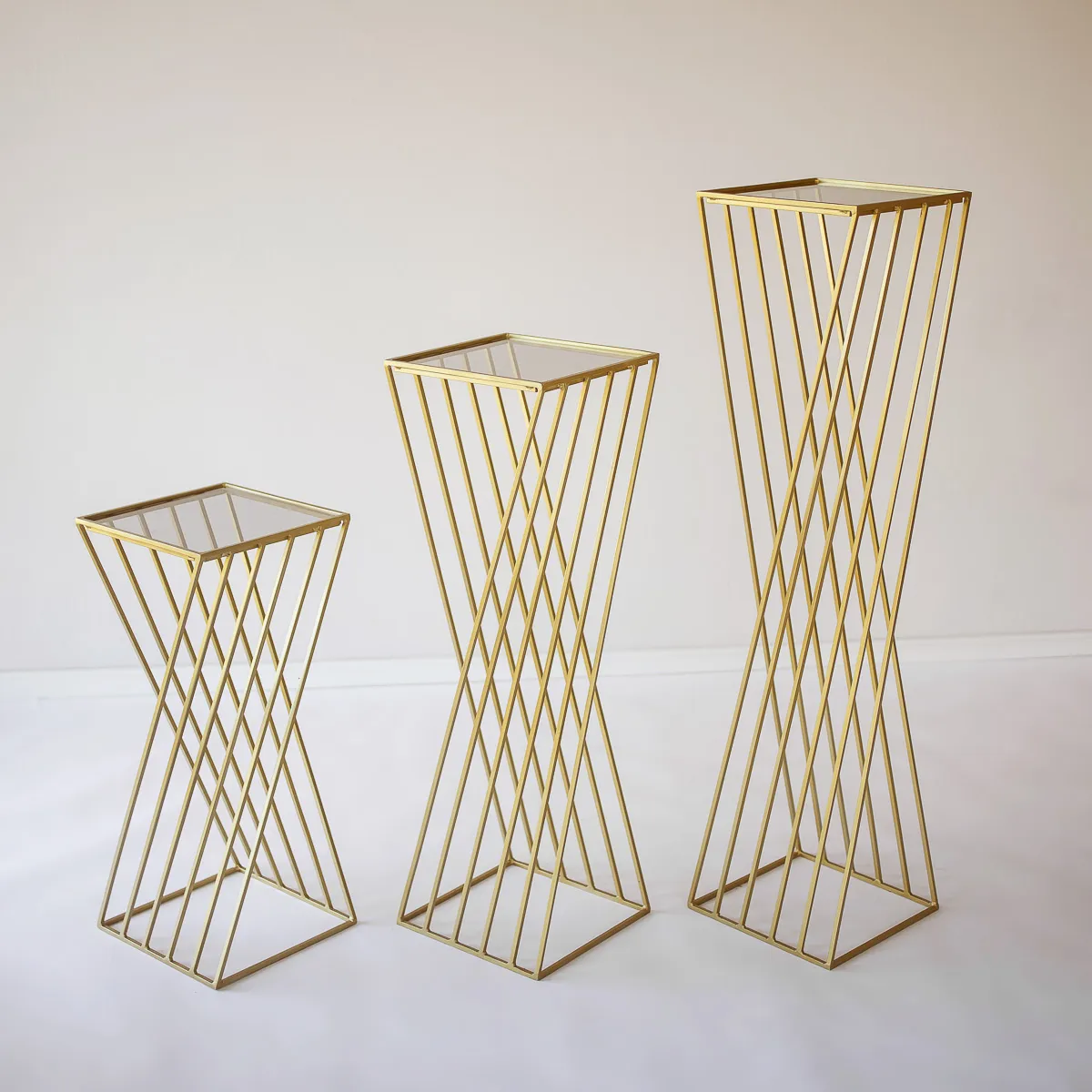 LINES GOLD 120 cm plinth