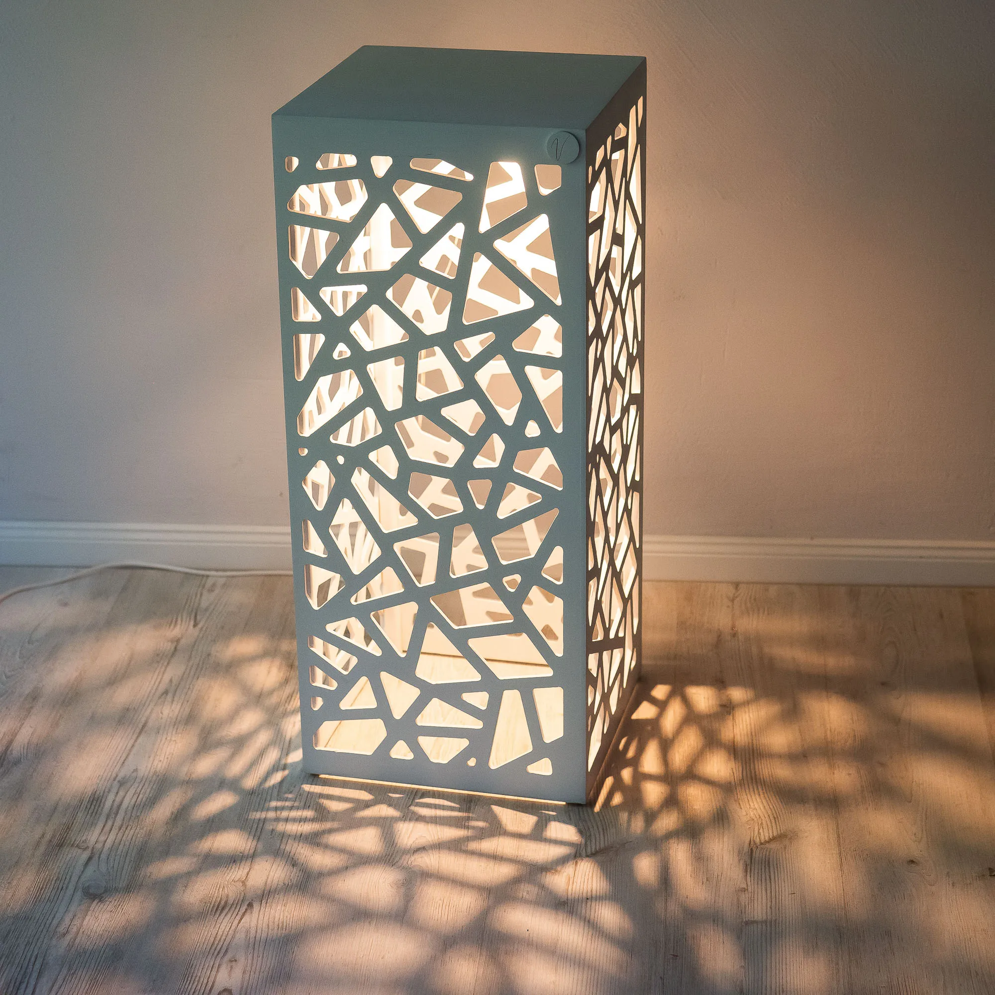 PATTERN WHITE 100 cm plinth