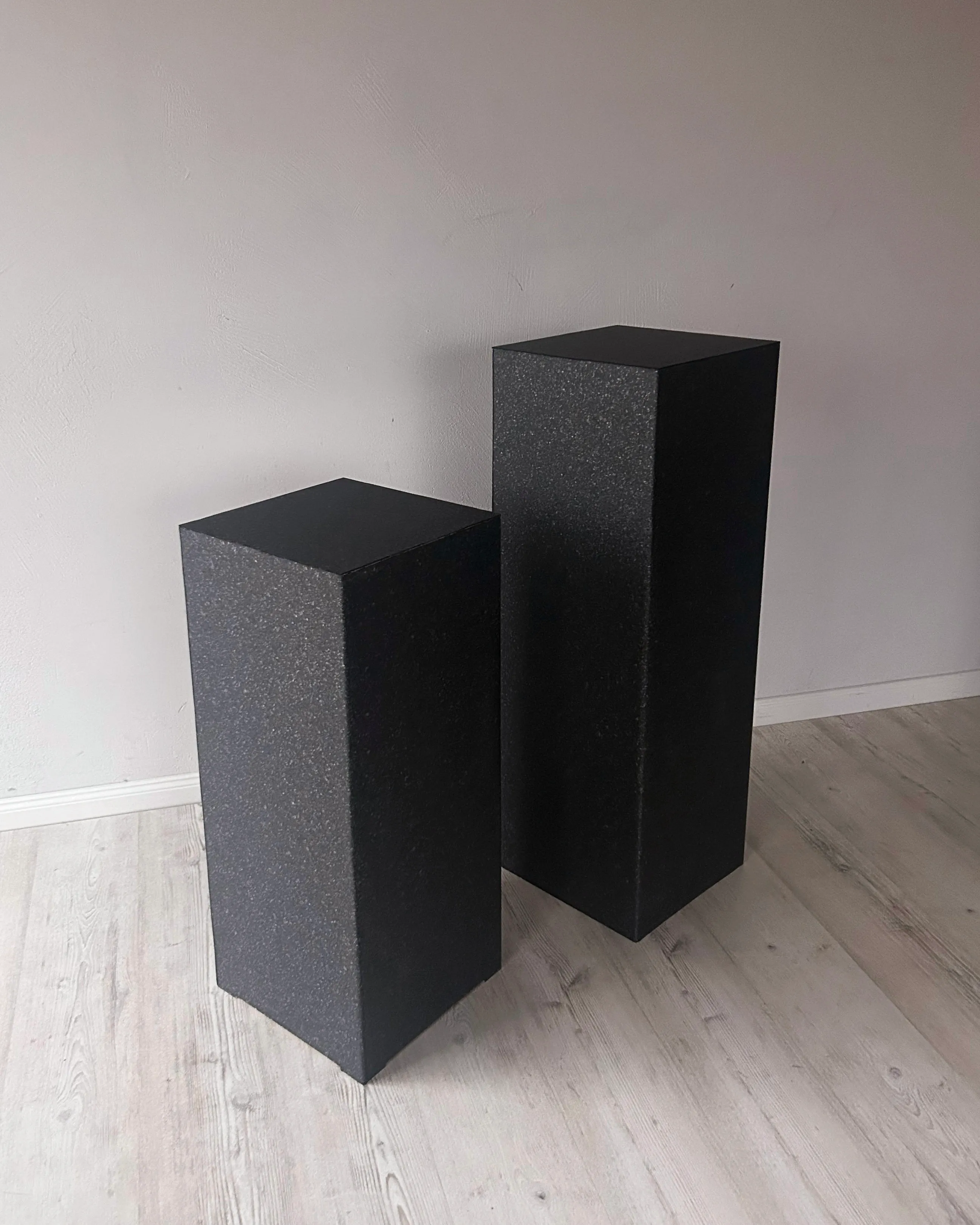 ANTHRACITE 100 cm plinth