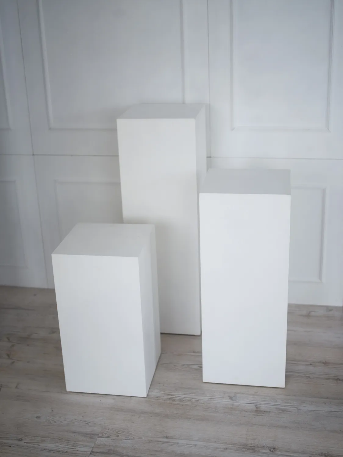 MINIMAL WHITE plinth 120 cm
