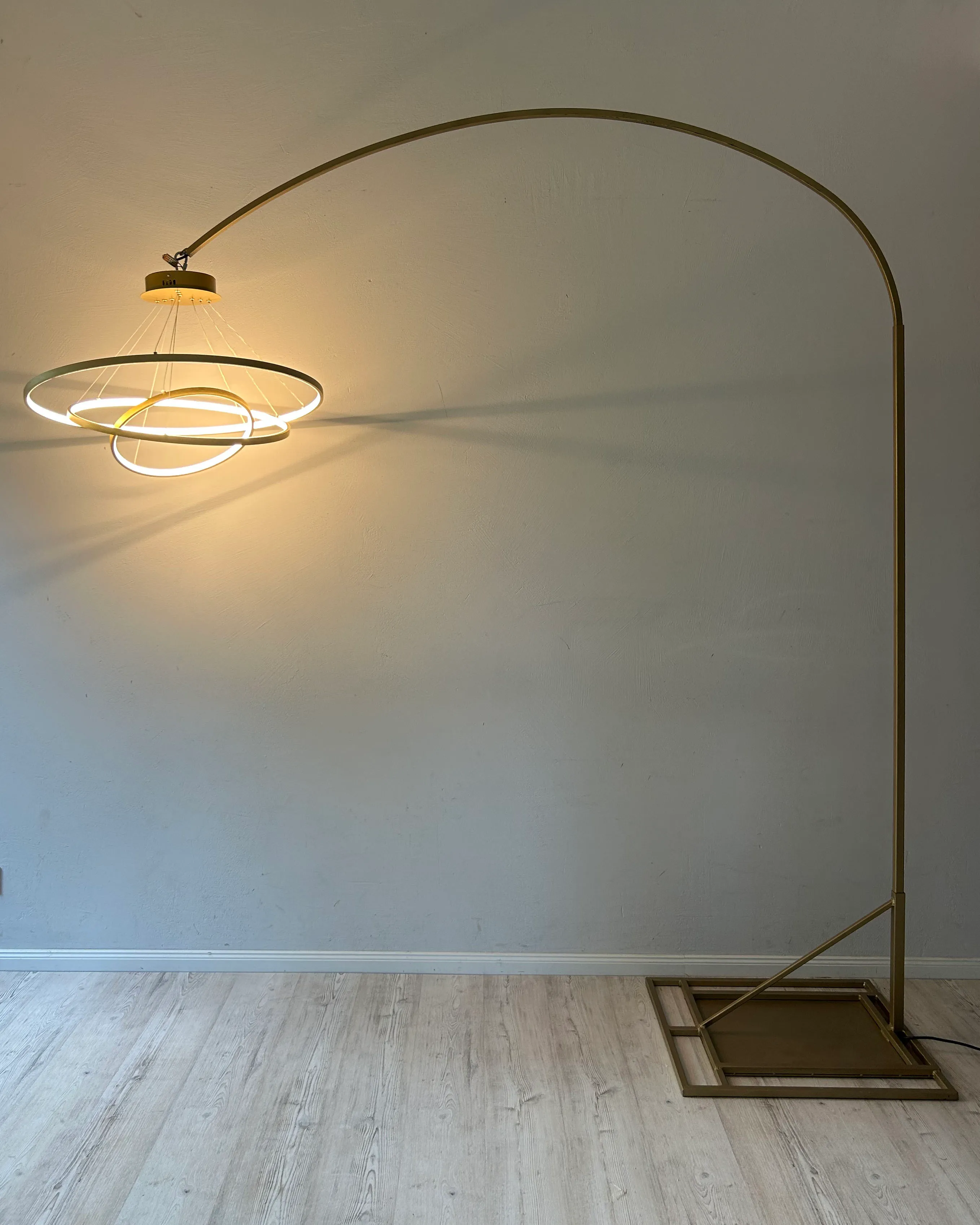 GOLDEN RINGS chandelier