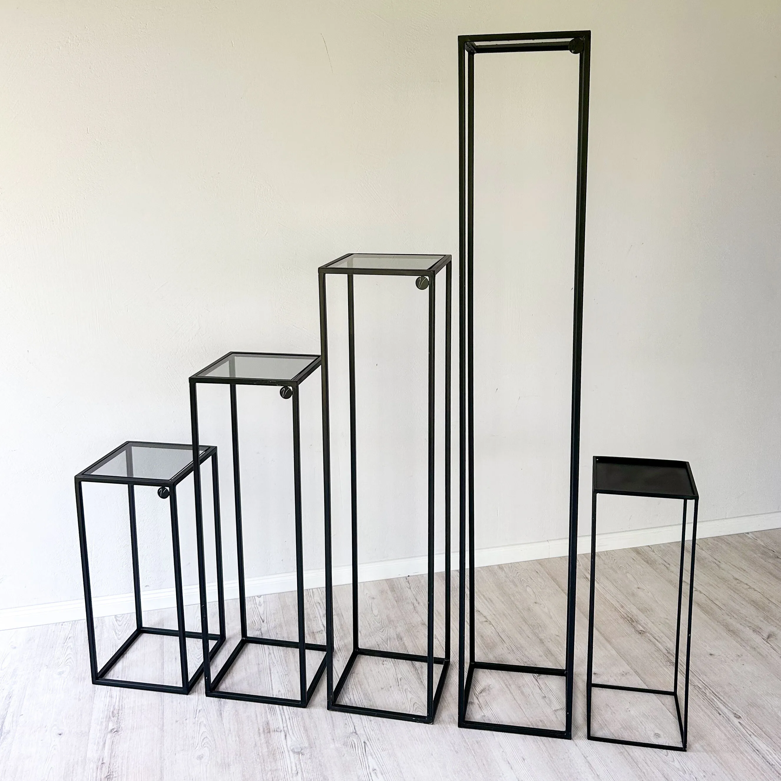 SIMPLE BLACK 65 cm plinth