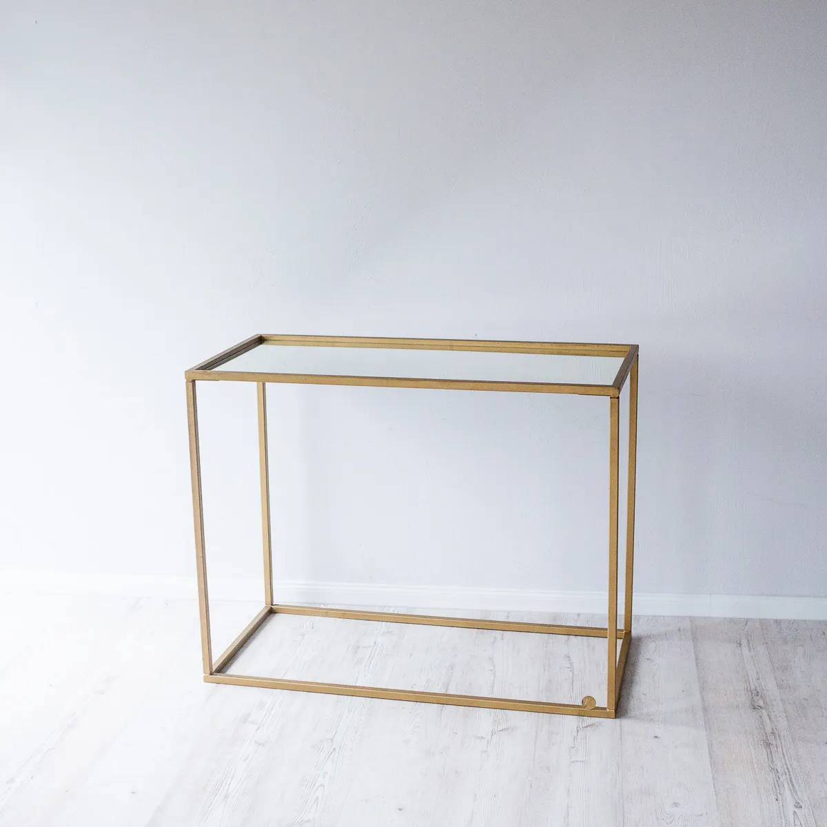 SIMPLE GOLD table