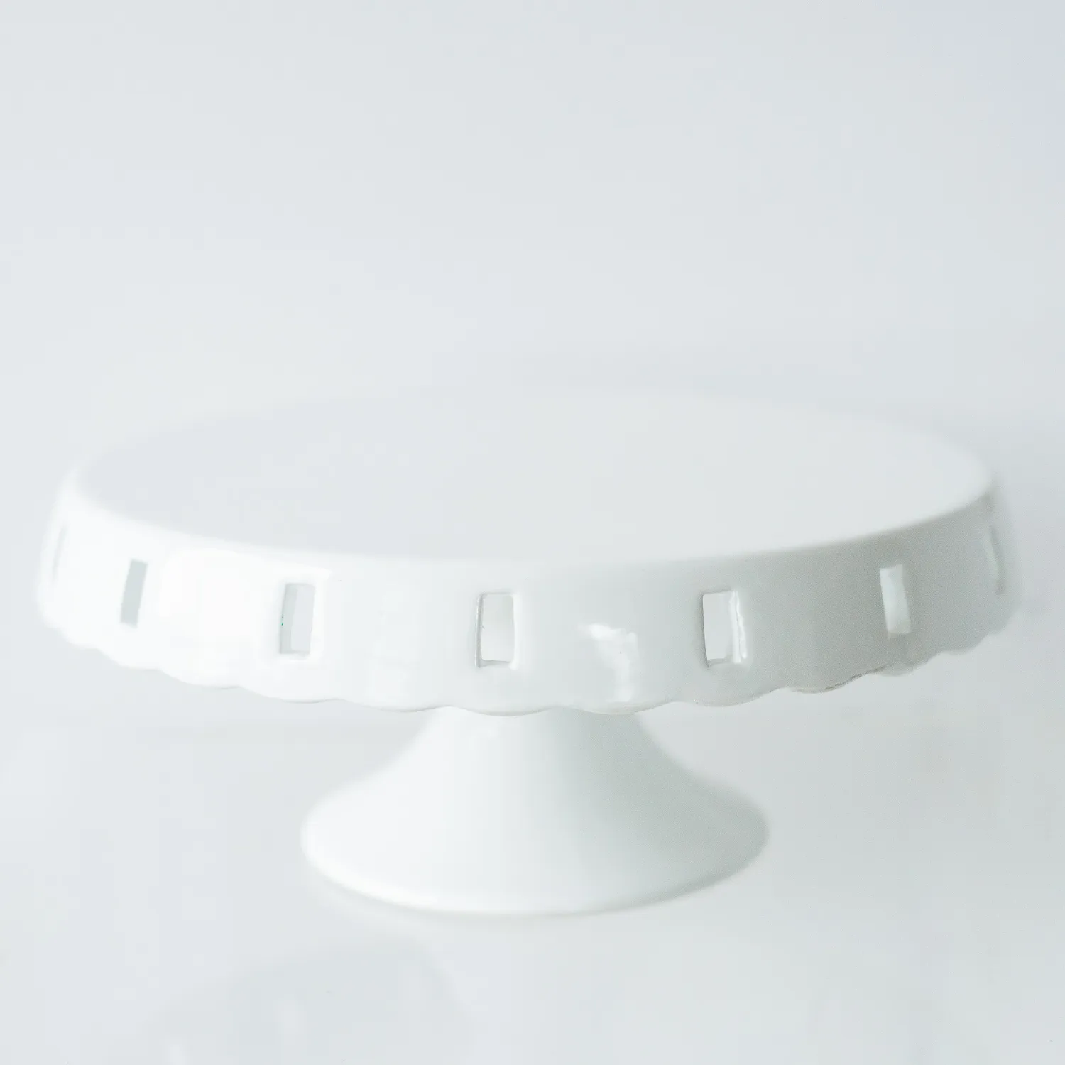 WHITE 26 cm cake stand