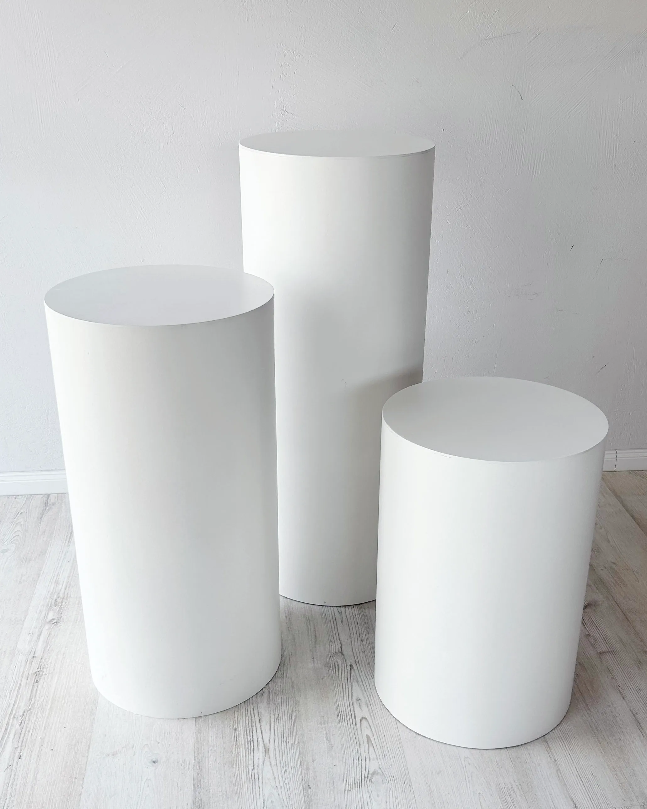 CYLINDER WHITE plinth 60 cm