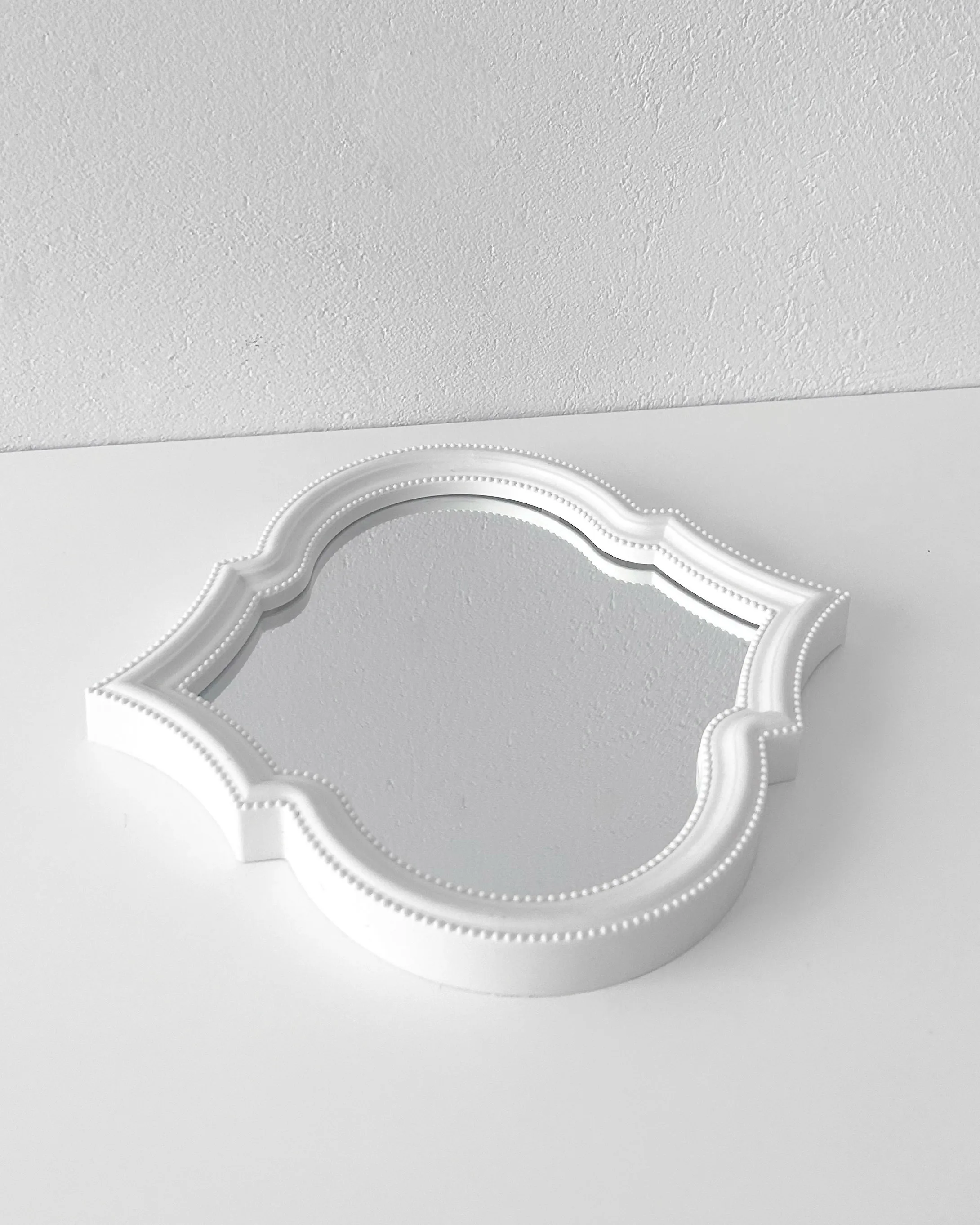 WHITE CLASSIC dessert stand