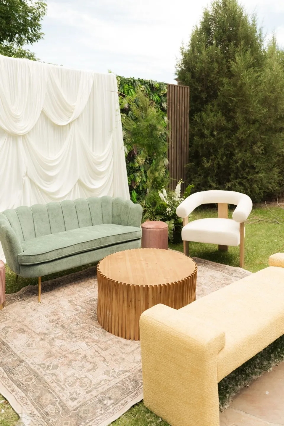Sofas & Settees