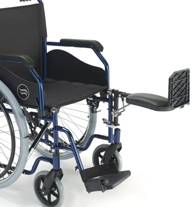Silla de ruedas con reposapiés elevables