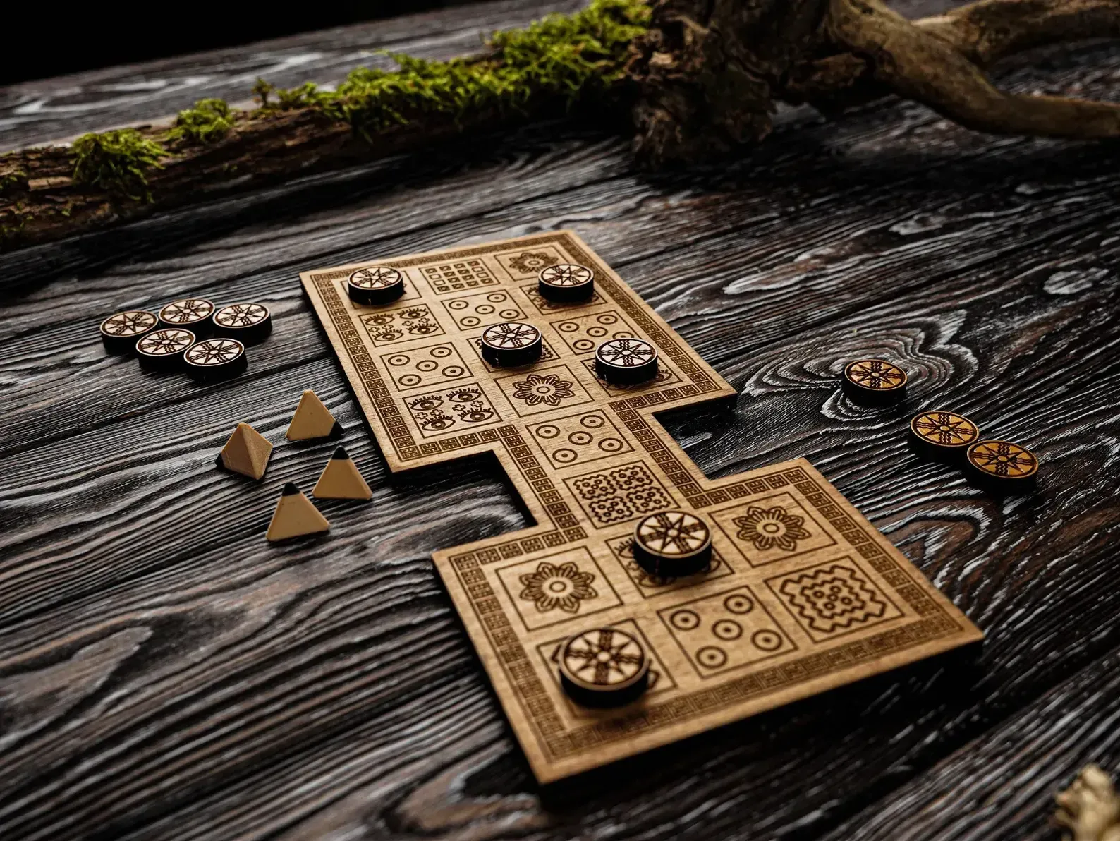 Royal Game of Ur (Ancient Mesopotamian Set)