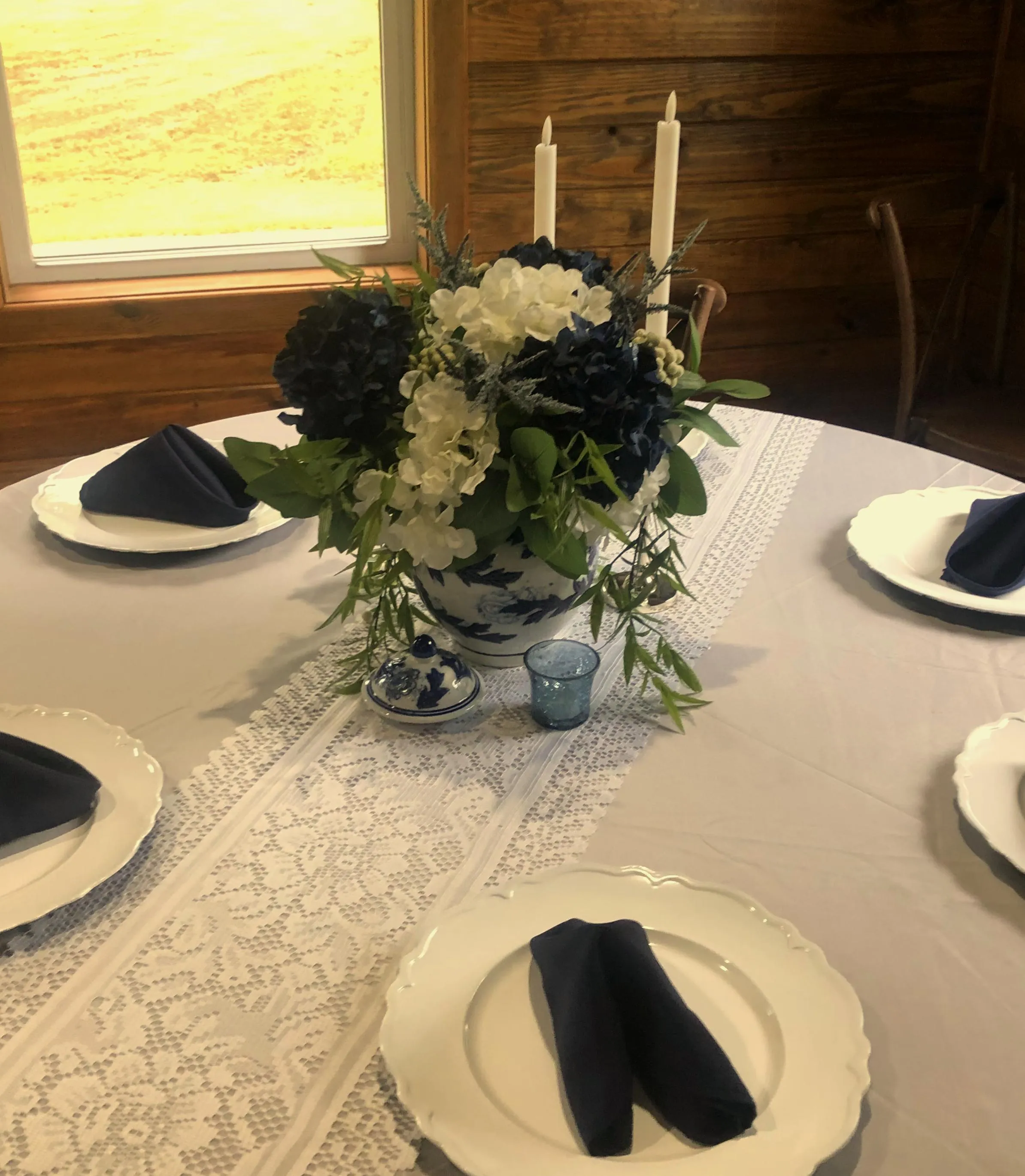 Blue Willow Vase Theme