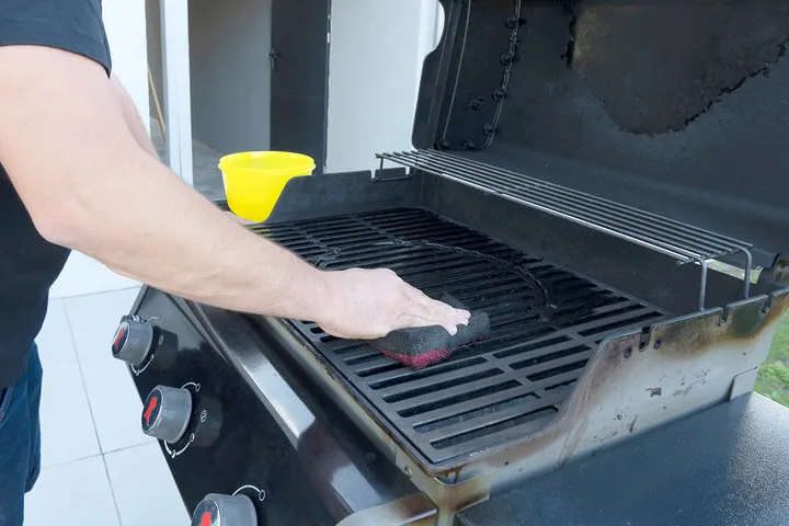 Keeping a Clean and Well-Maintained Grill for Vacation Use