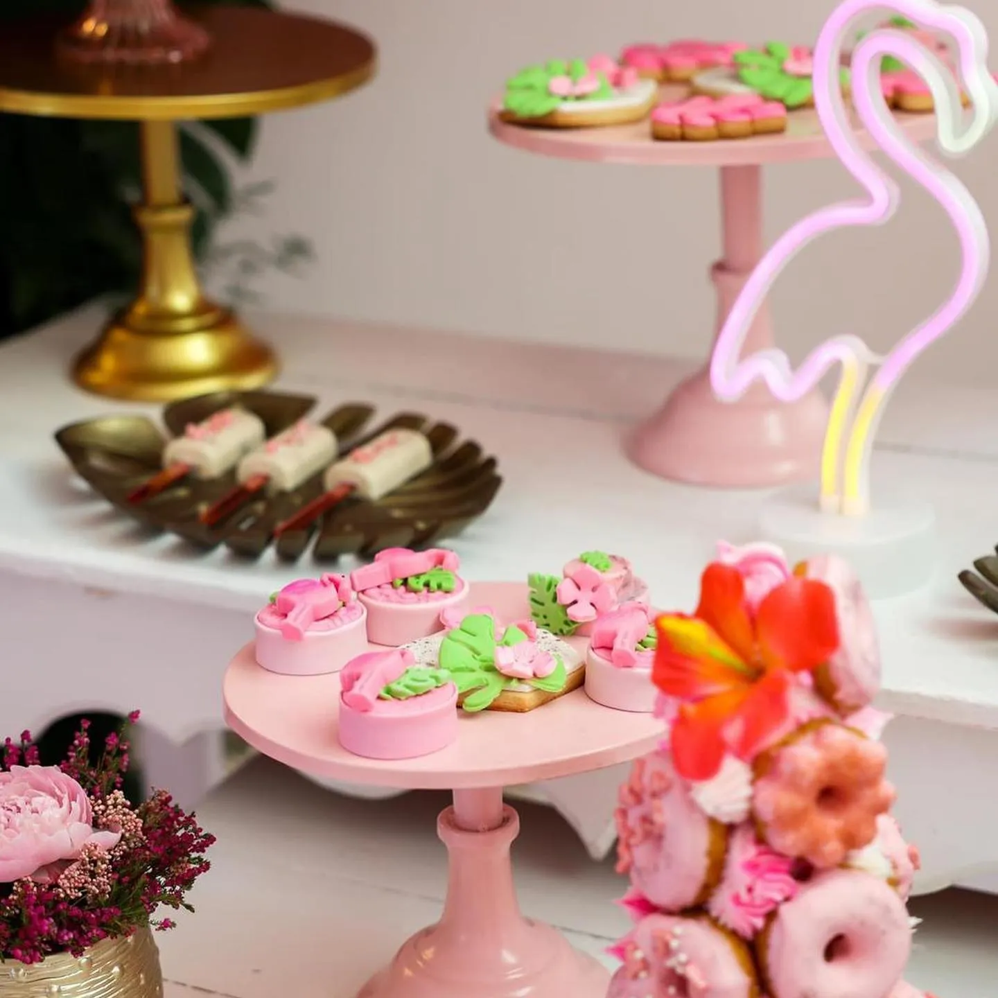 Treat and Cakes Stands