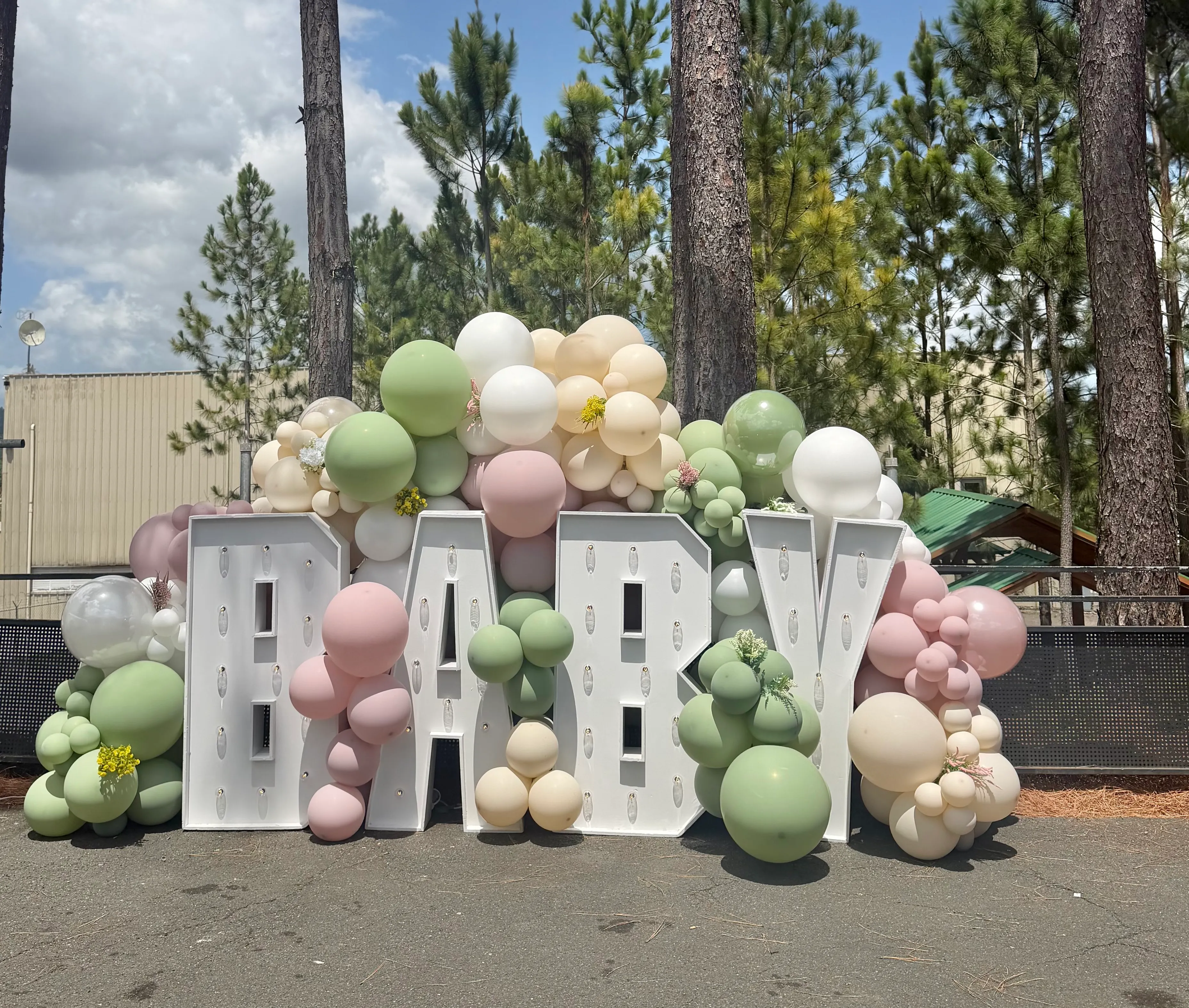 Letras iluminadas " BABY" 