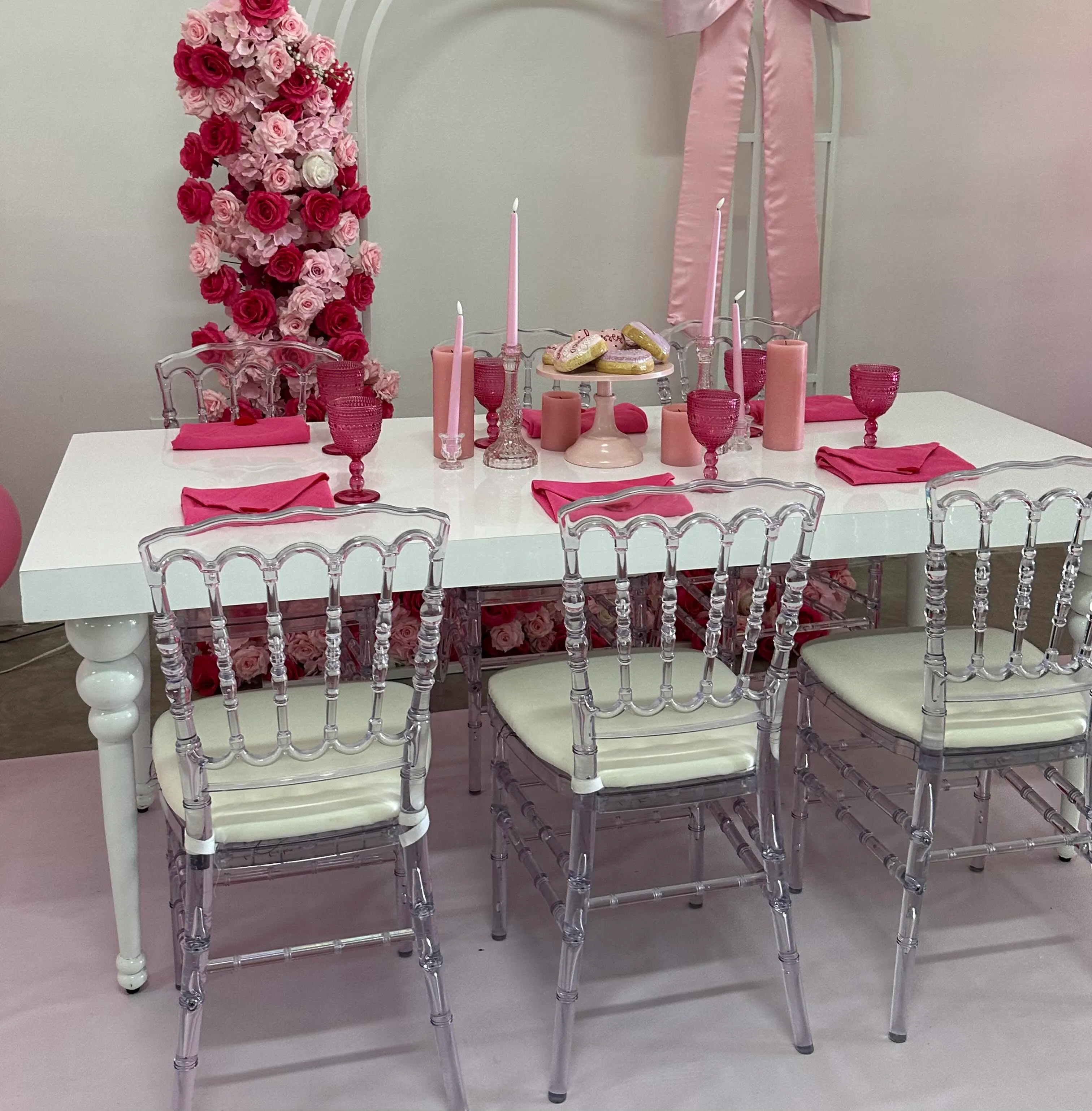 Mesa de novios blanca y 6' silver