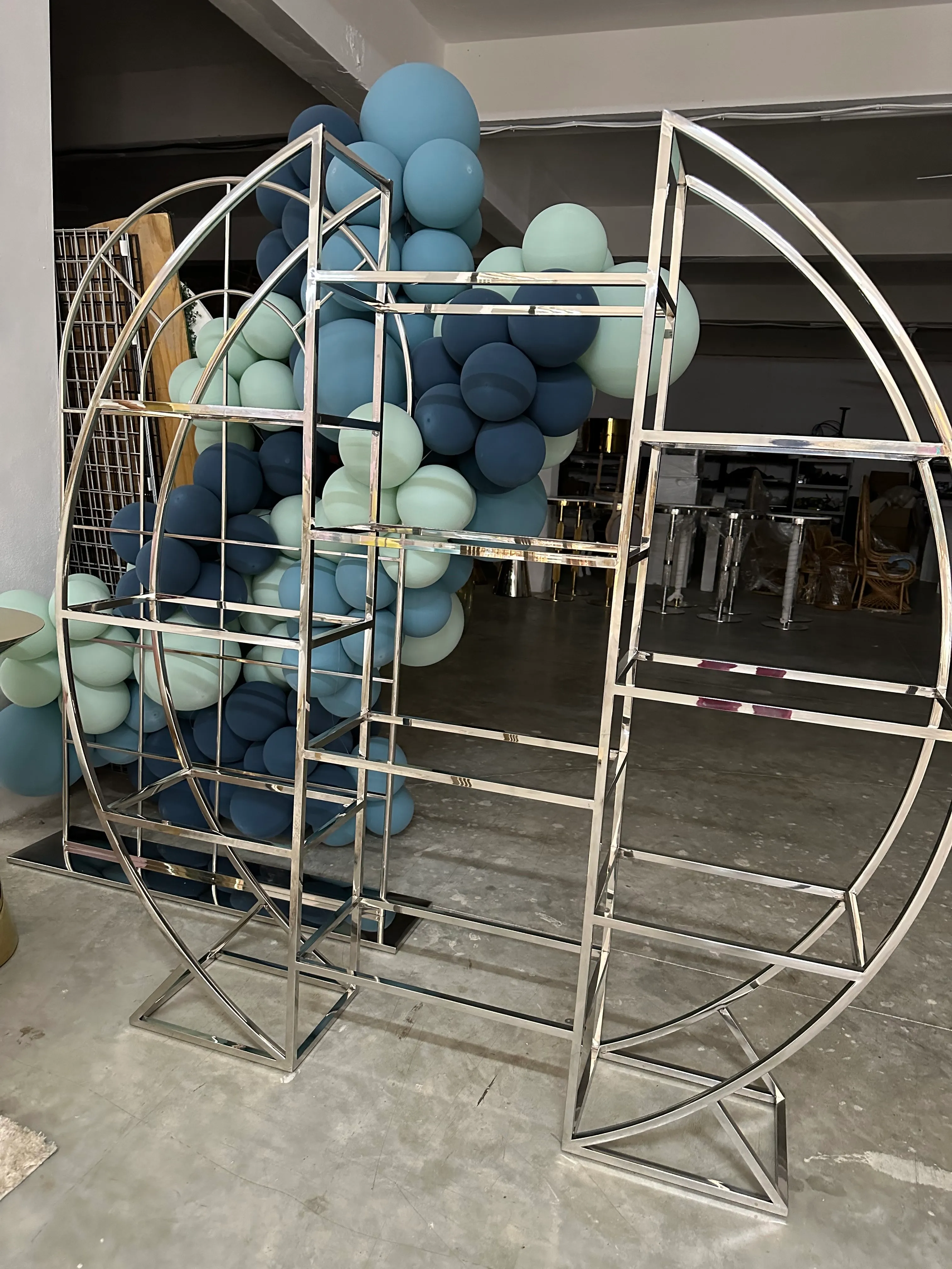 Leonardo' s shelf silver