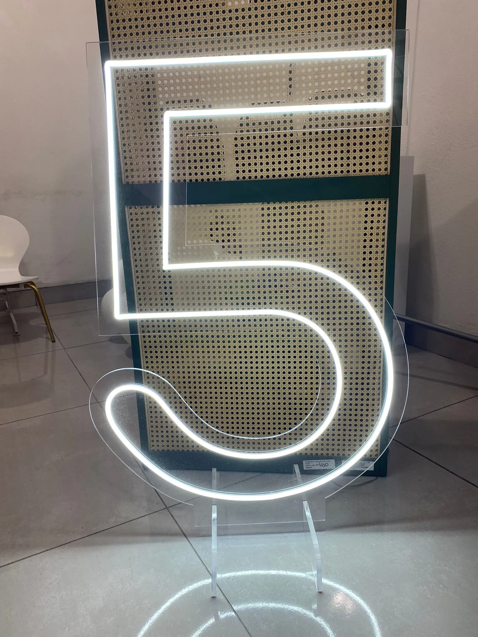 Neón sign standing #5