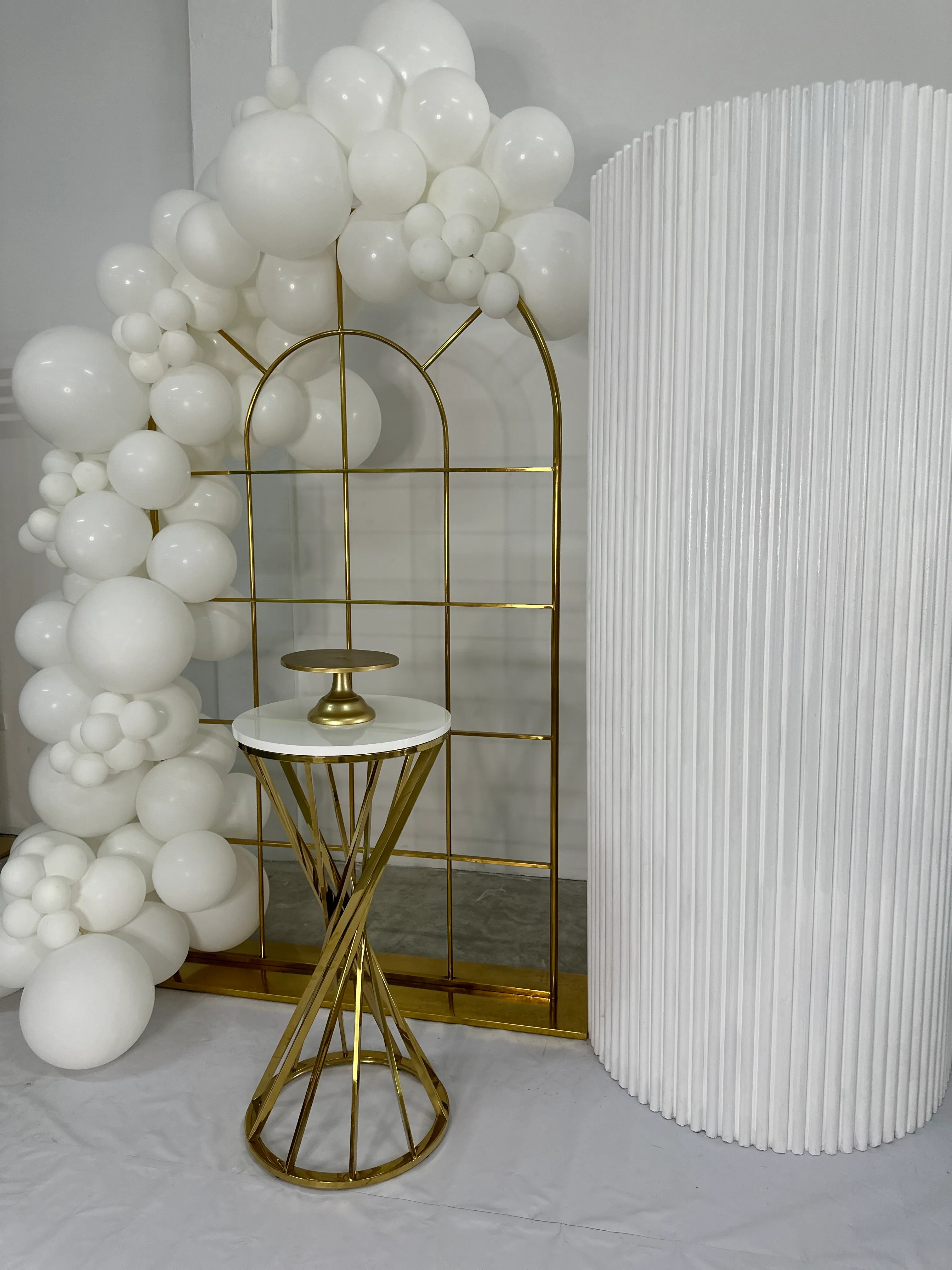 Mesa Gretta pequeña 2' 1/2 gold