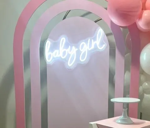 Neón sign "baby girl "