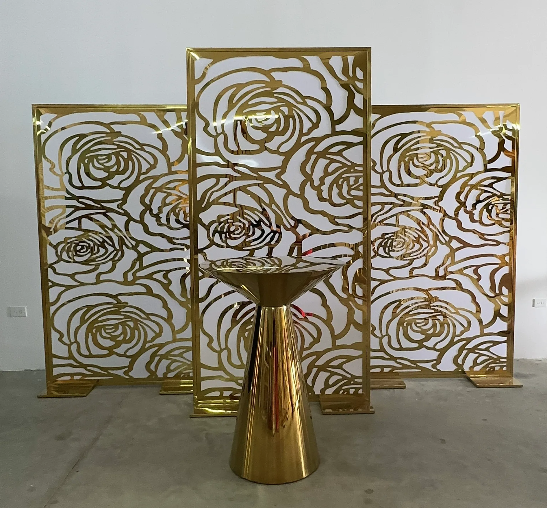 Roses backdrop  8x4 gold