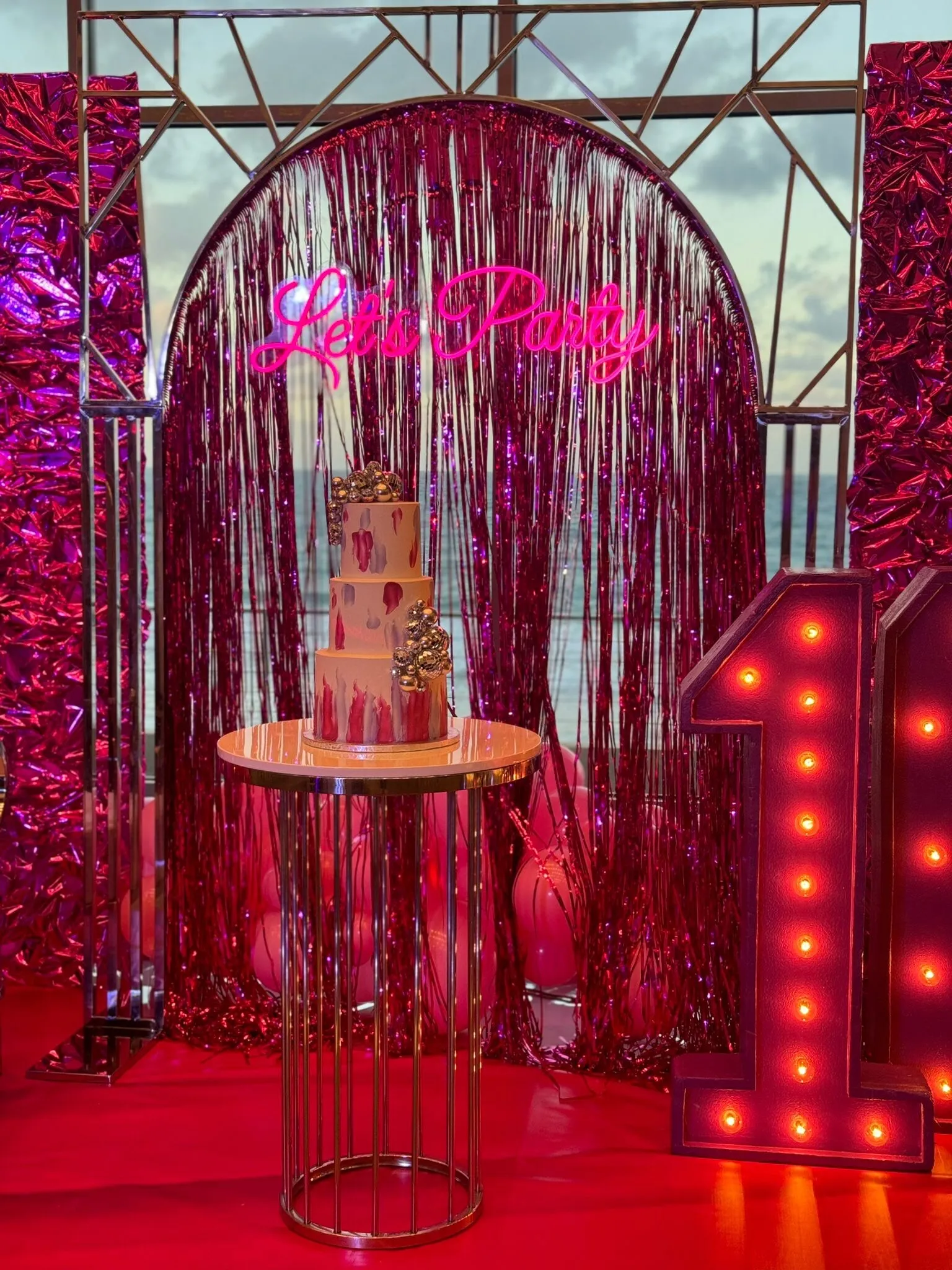 Geometric Backdrop Atenea 8x6 Silver