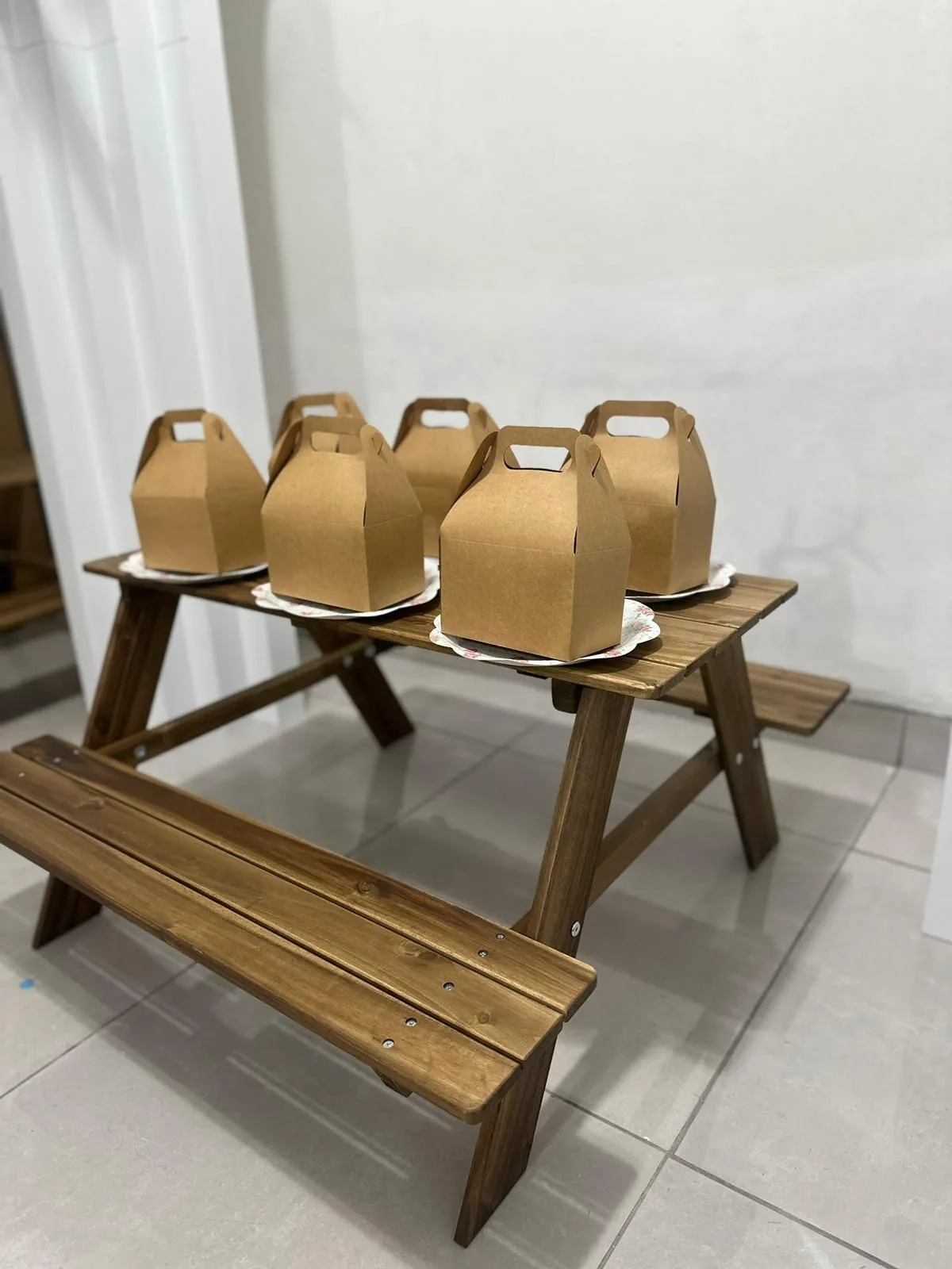 Mesa picnic de madera para niños 