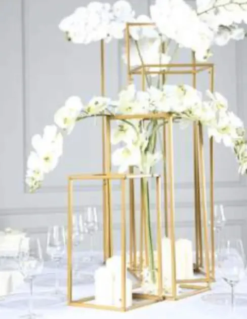 Centerpiece Gold Stand 24” H