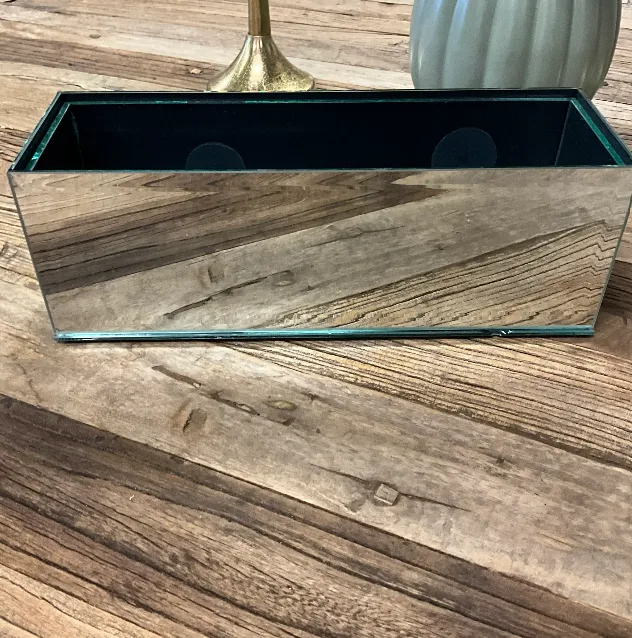 Vase Mirror Trough