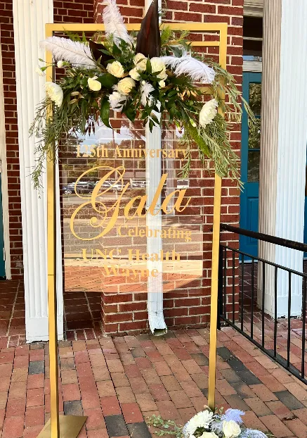 Sign Stand Gold