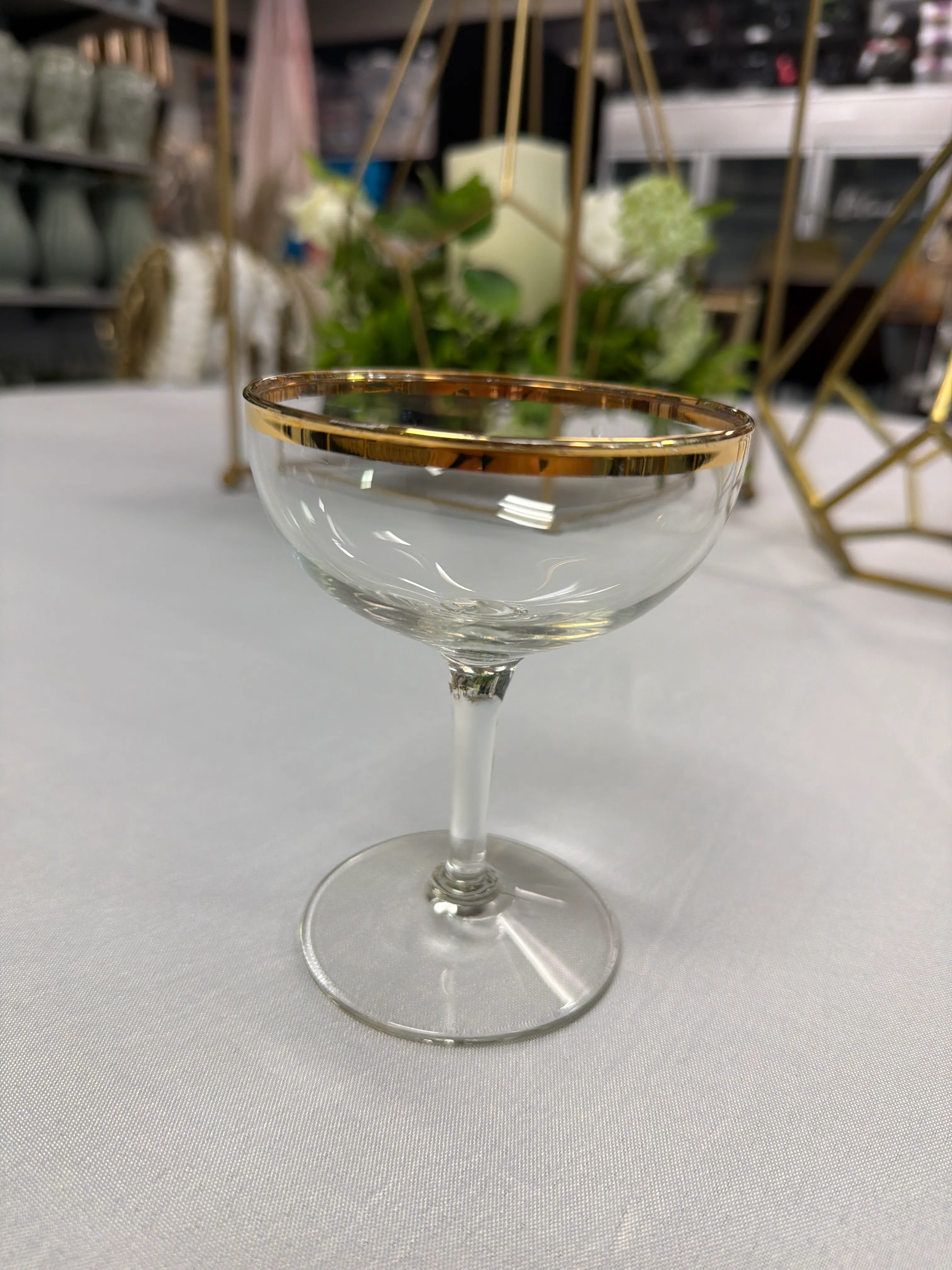 Place Setting Vintage Coupe Gold Rim