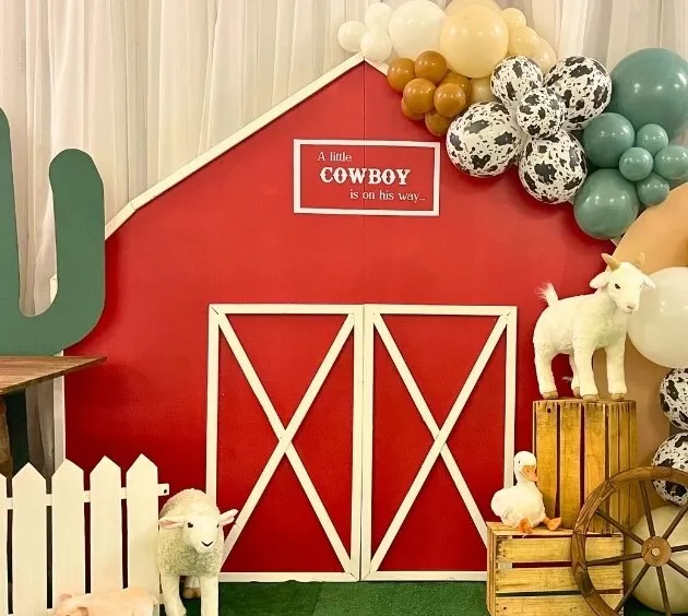 Barn Backdrop (Full 7x8ft)