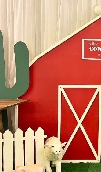 Barn Backdrop (Half 7x4ft)