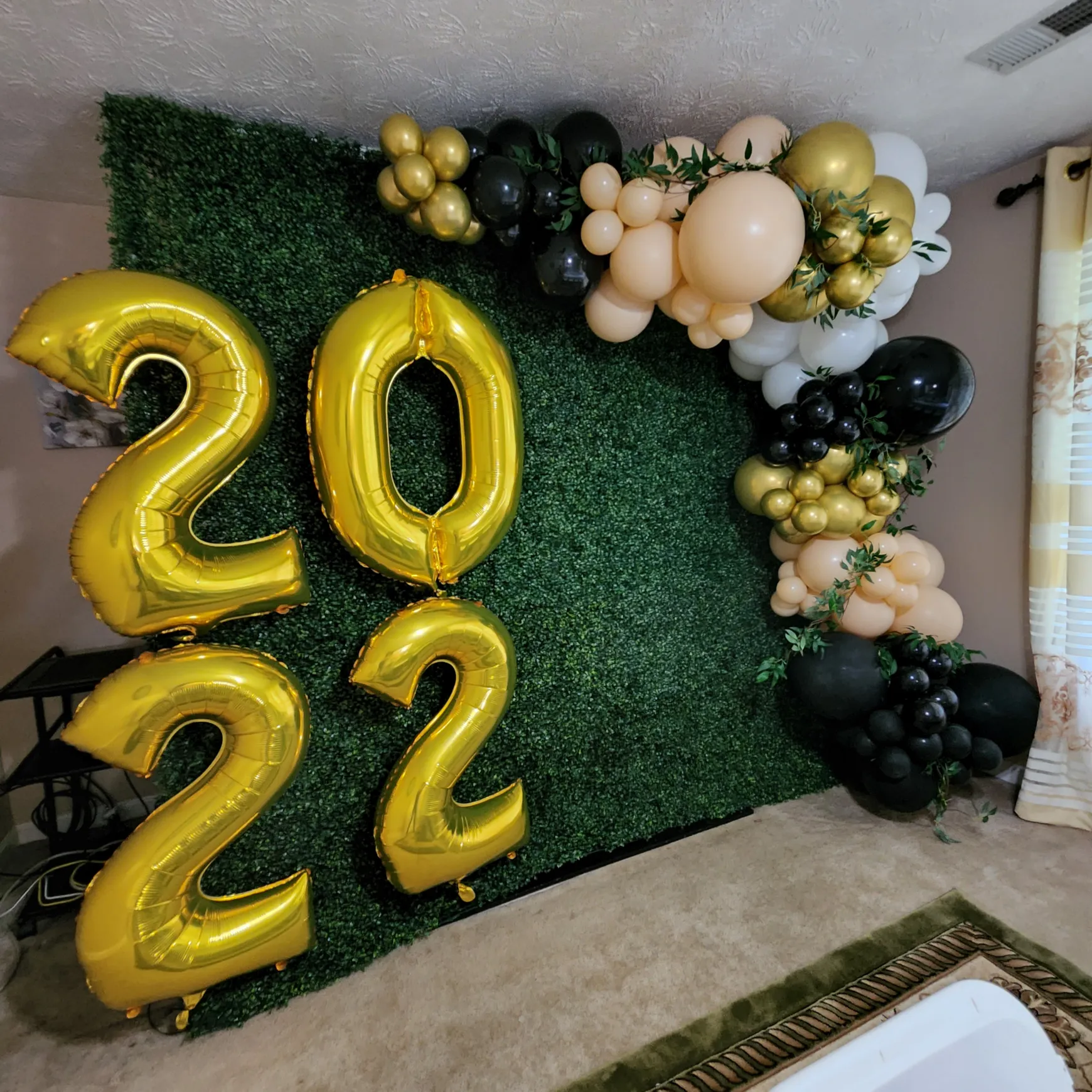 8 X 8 Boxwood Backdrop
