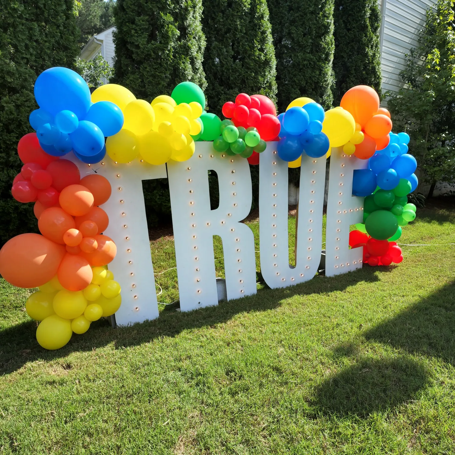5ft Marquee(4) with Balloon Garland