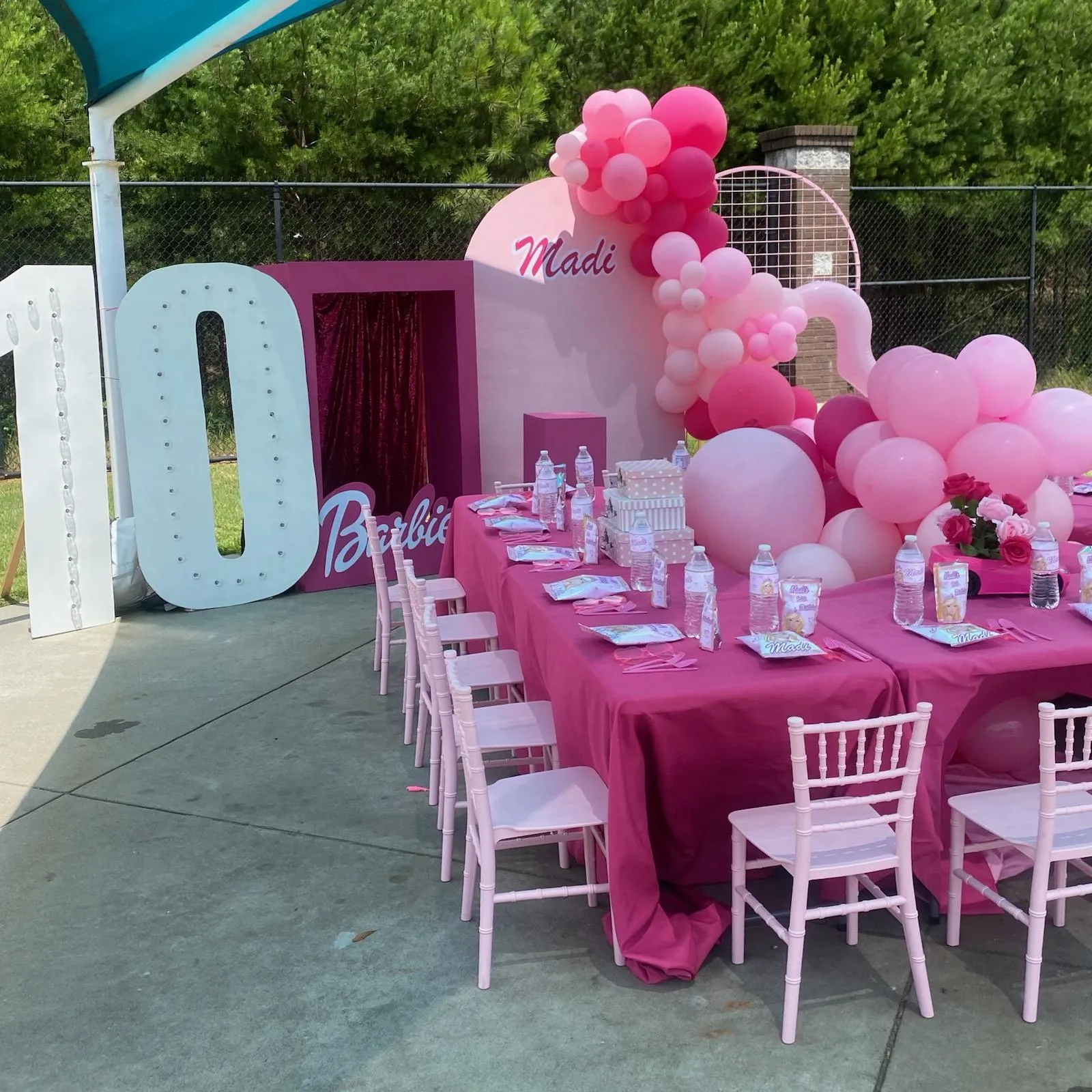 Barbie Car with Florals Centerpieces 