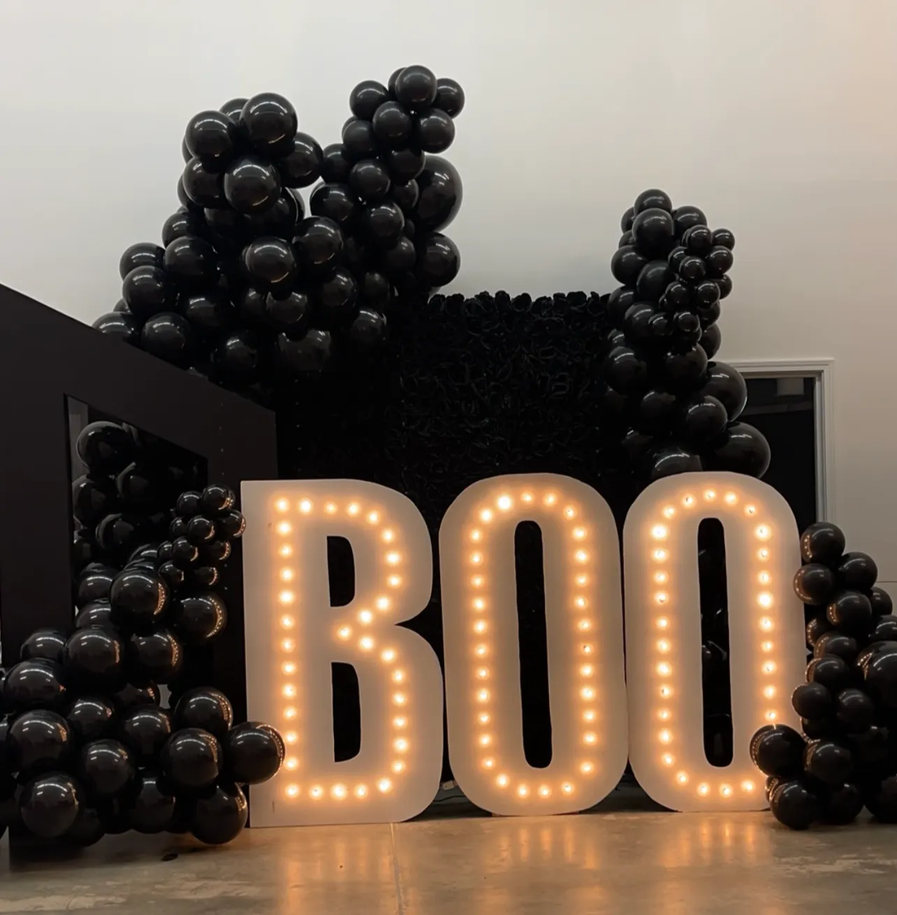 3D Angled Sharp Backdrop 8x4