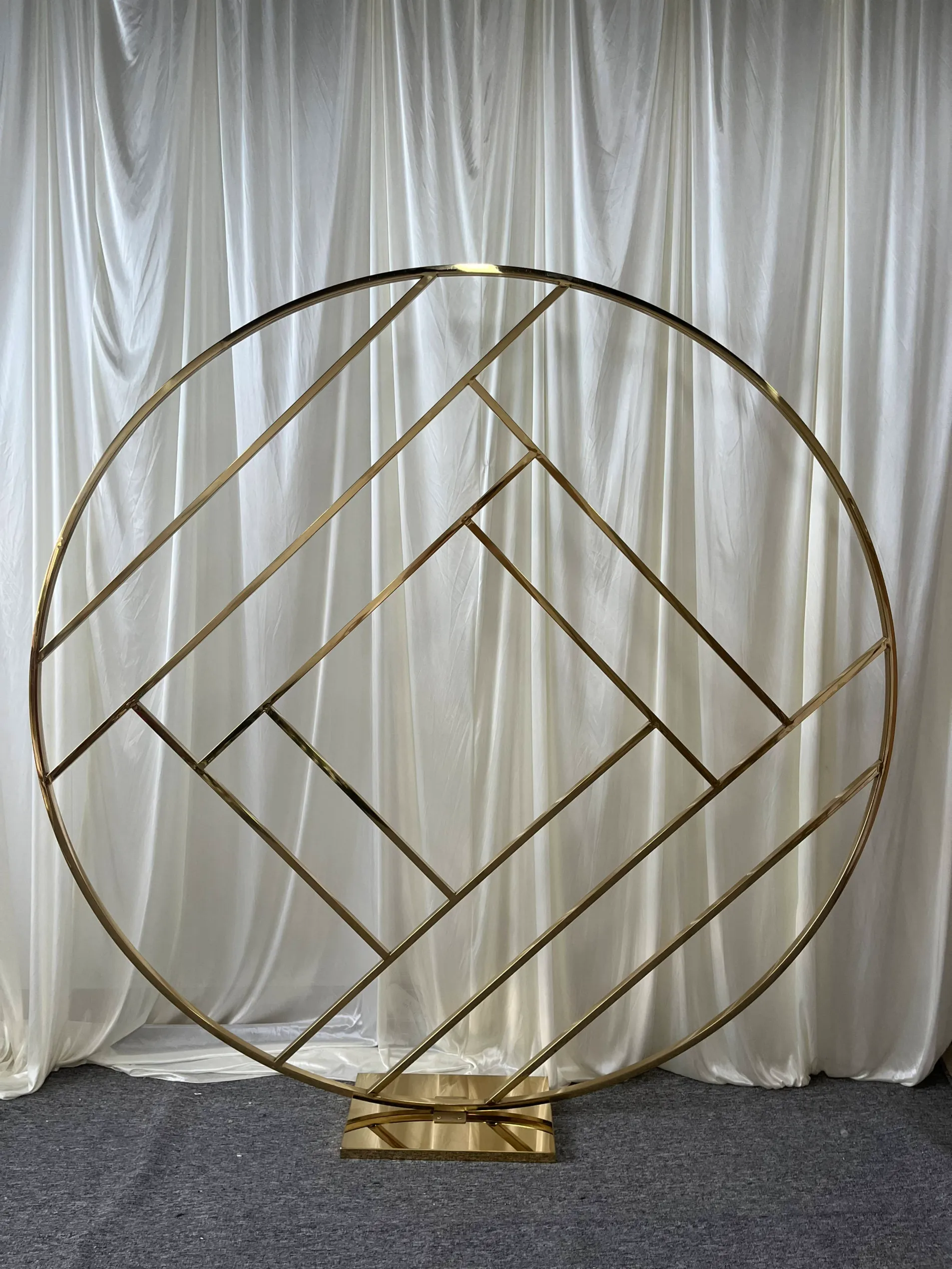  7 ft Gold Geometric Round Backdrop 