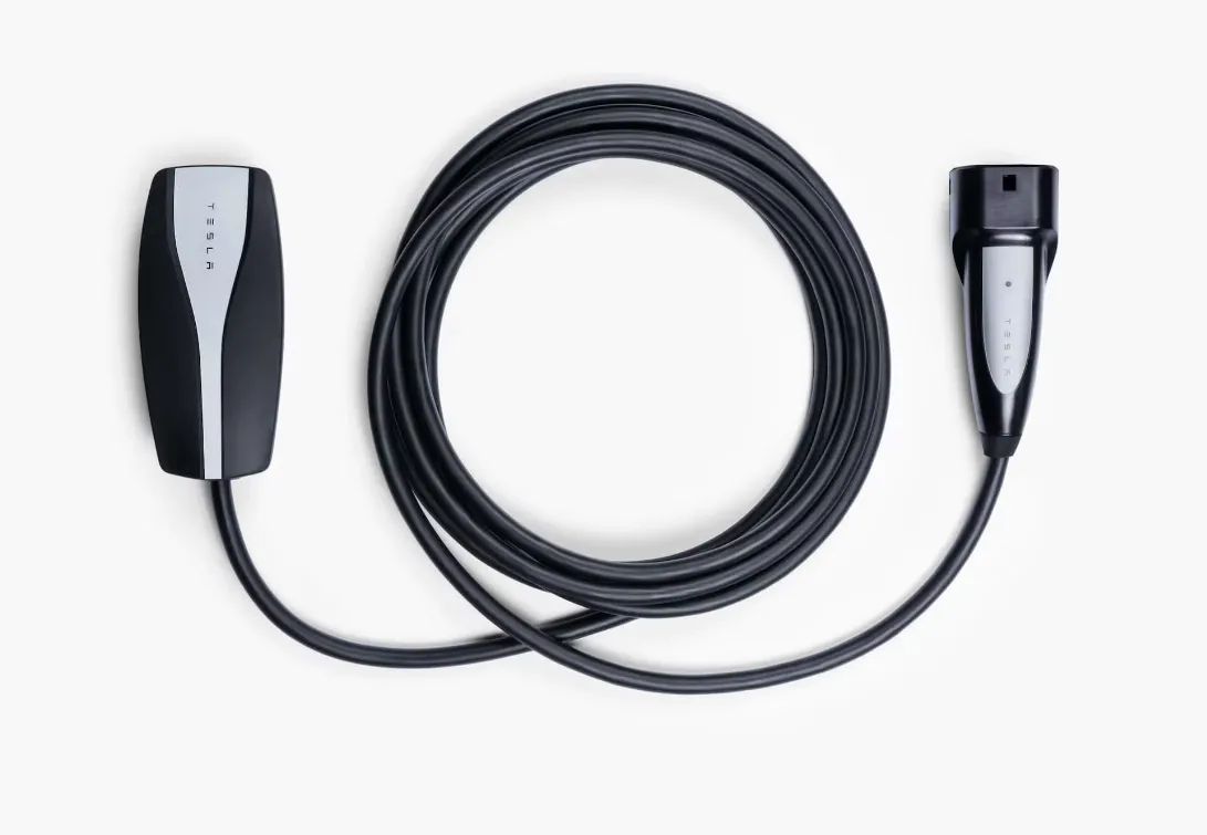 FOR HIRE Tesla UMC Charger | 10-15 Amp Charger CCS