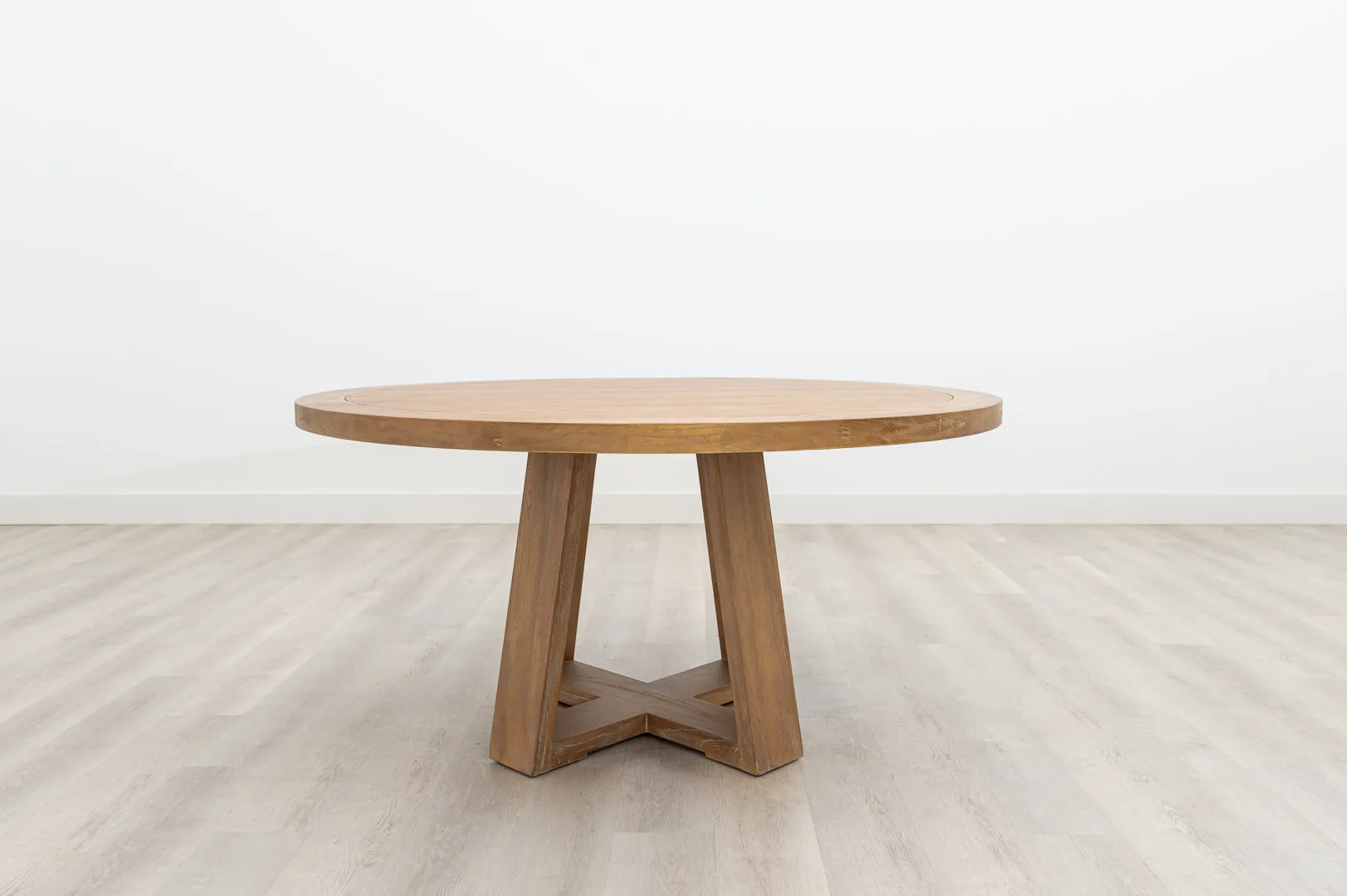 Barcelona 60” Round