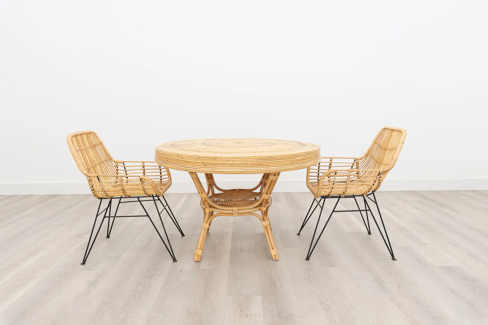 Umbria Table With 4 Arm Chairs