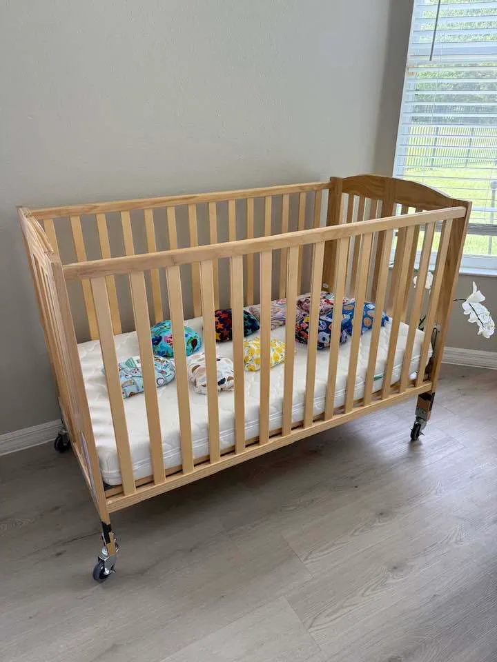 Full Size Crib + Newton + Little Sleepies
